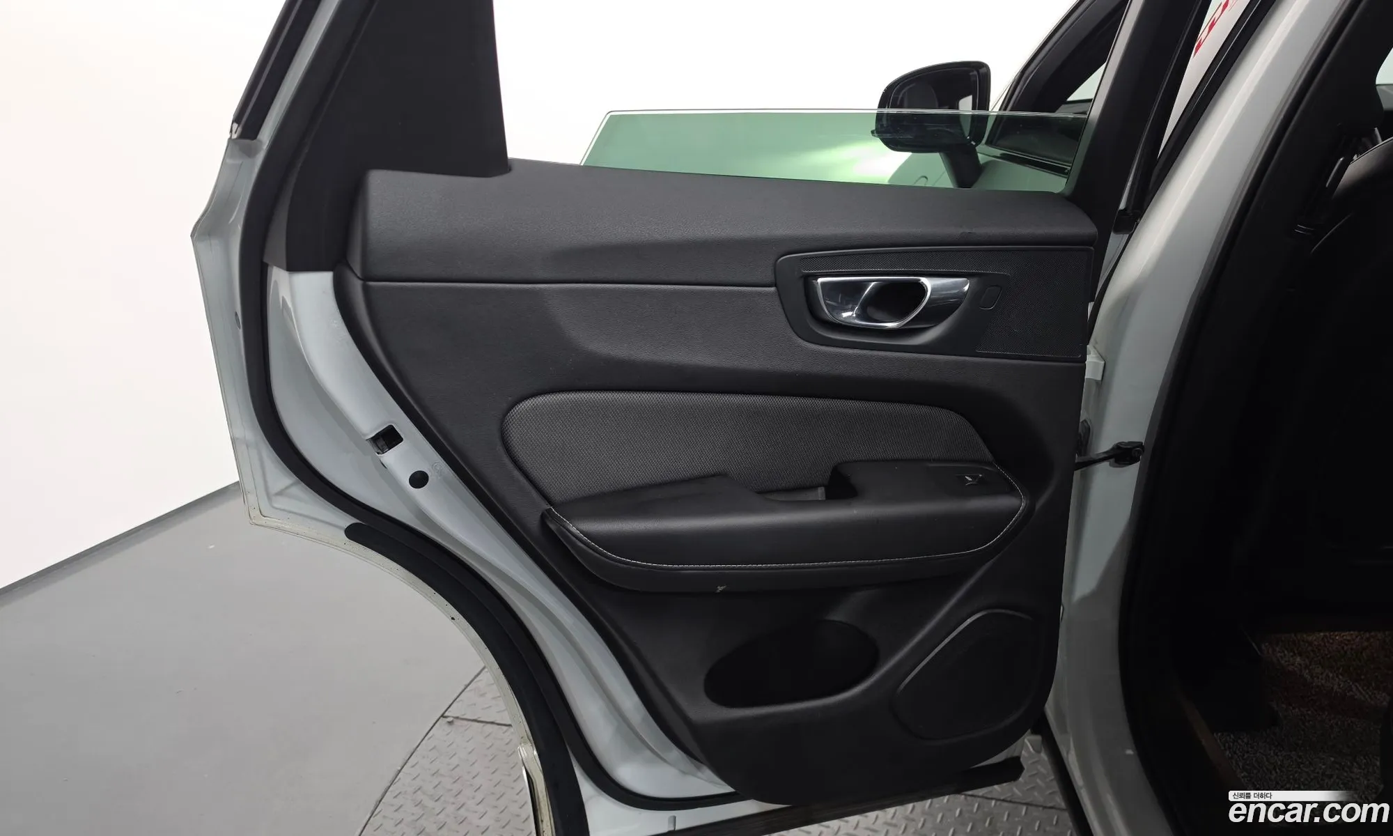 Volvo XC60 2020 — 28