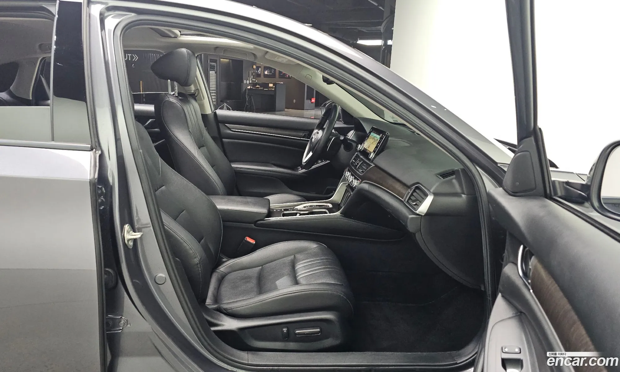 Honda Accord 10th Gen 2019 — 32
