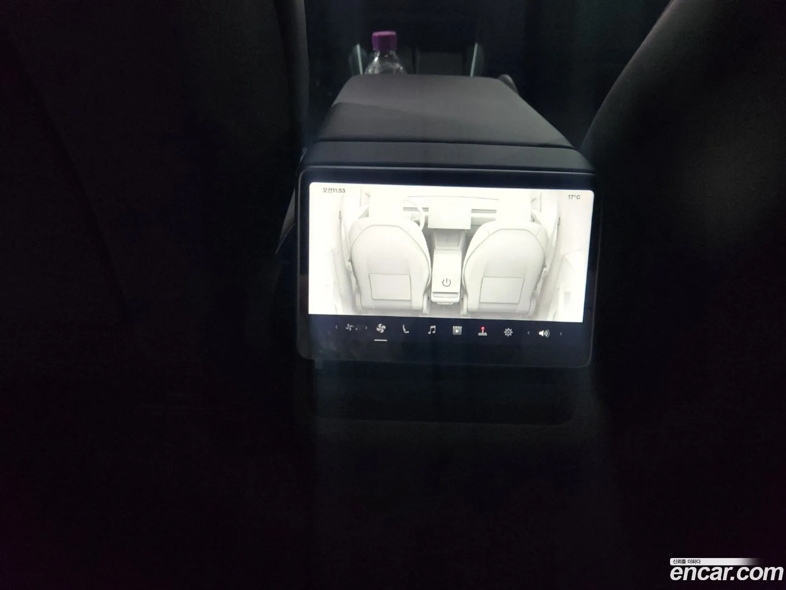 Tesla Model Y 2026 — 15