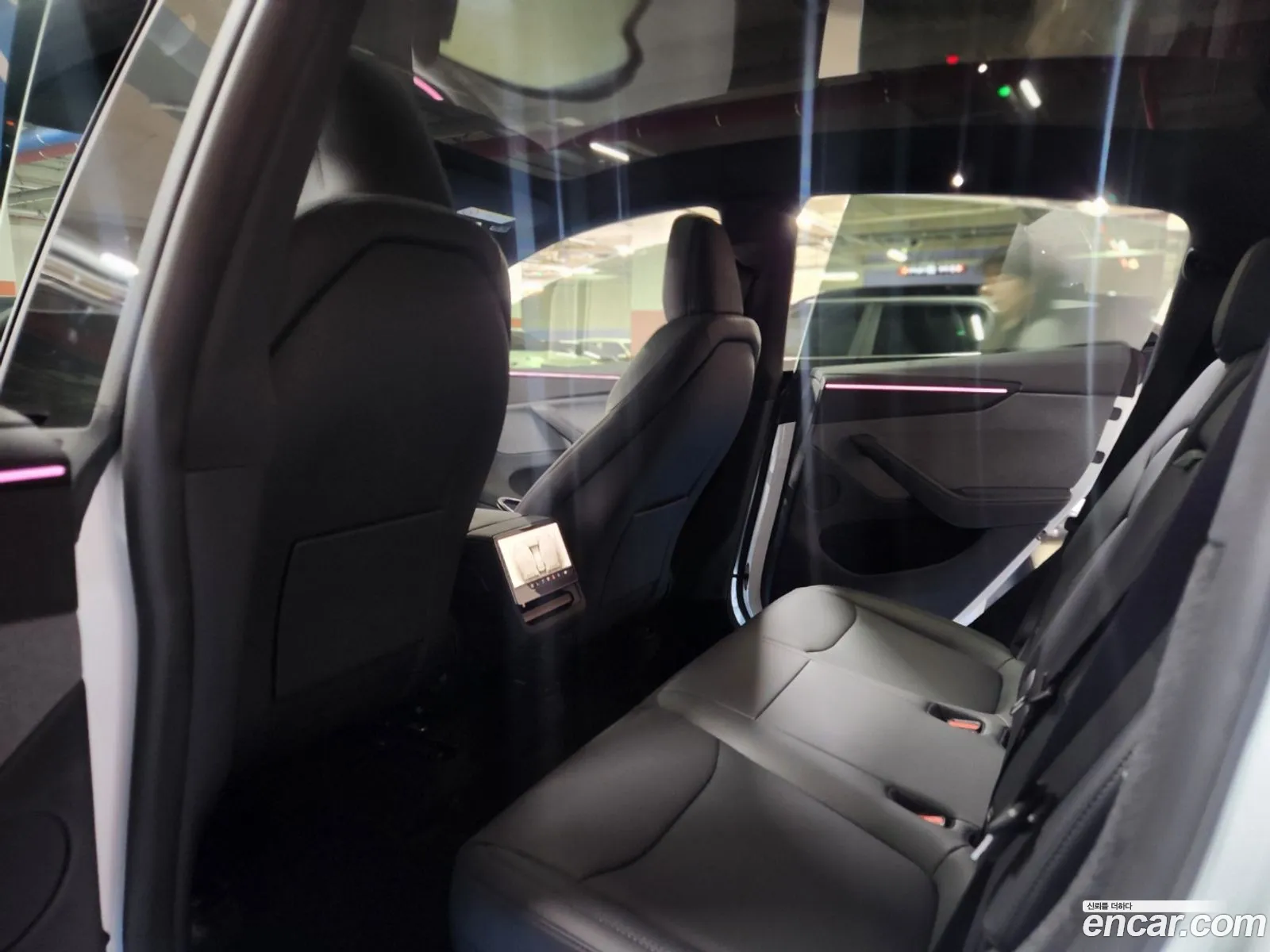 Tesla Model Y 2026 — 9