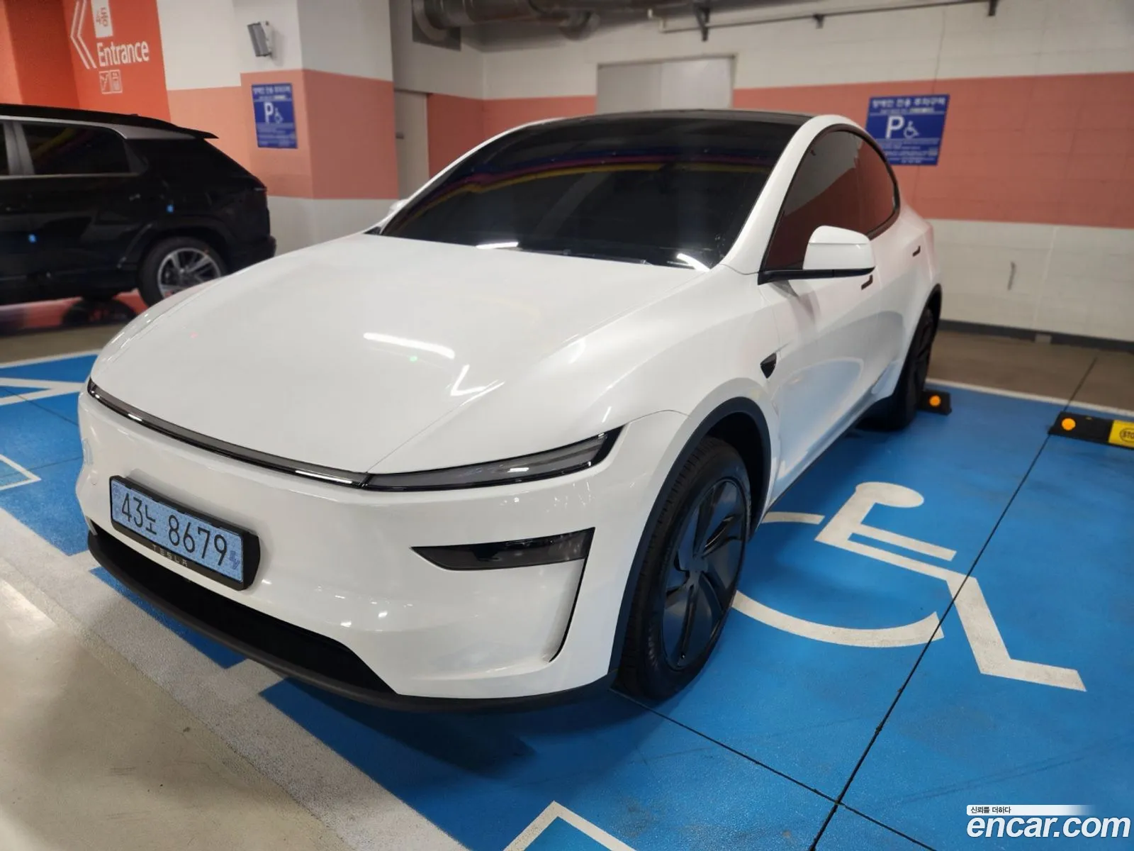 Tesla Model Y 2026 — 3
