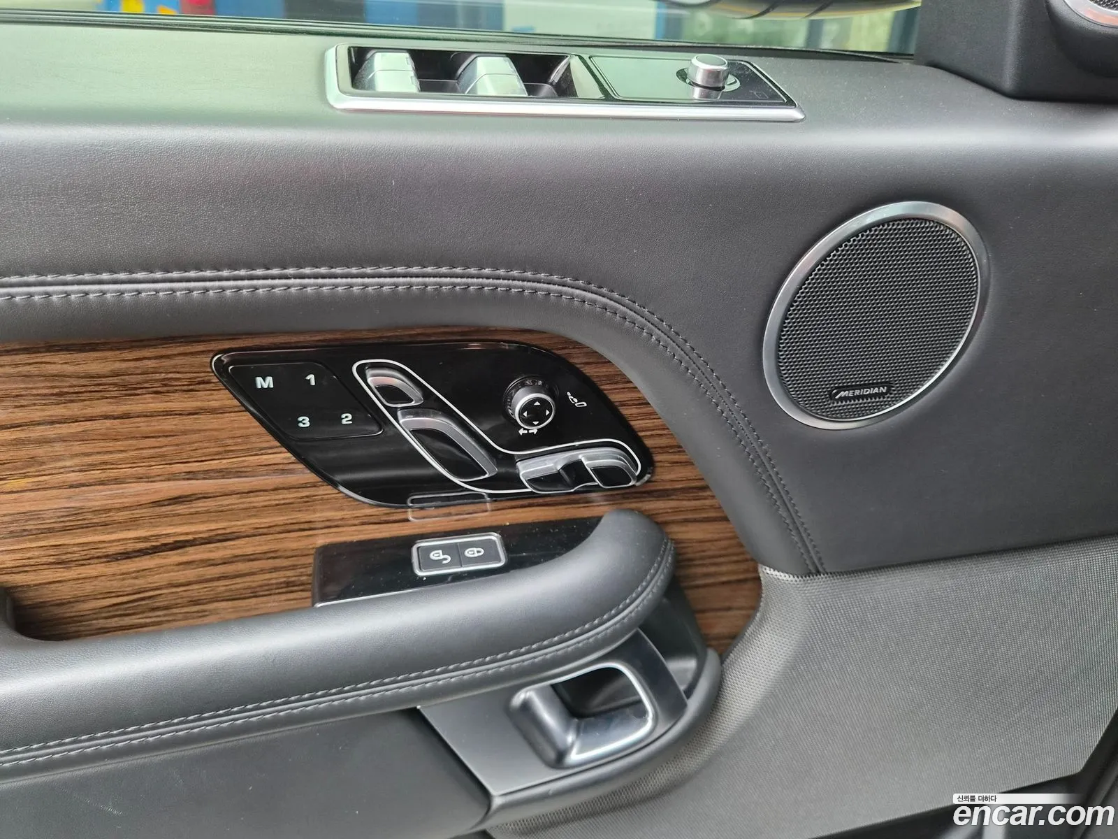 Land Rover Range Rover 2018 — 11