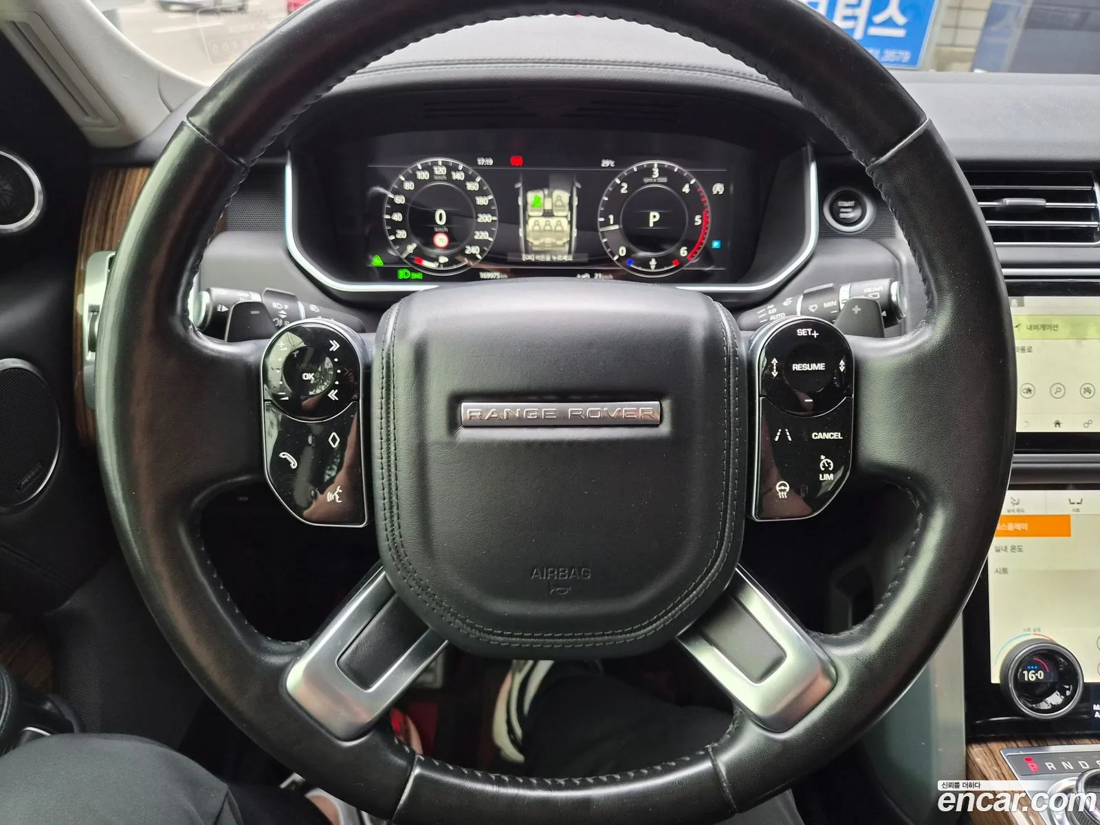 Land Rover Range Rover 2018 — 10