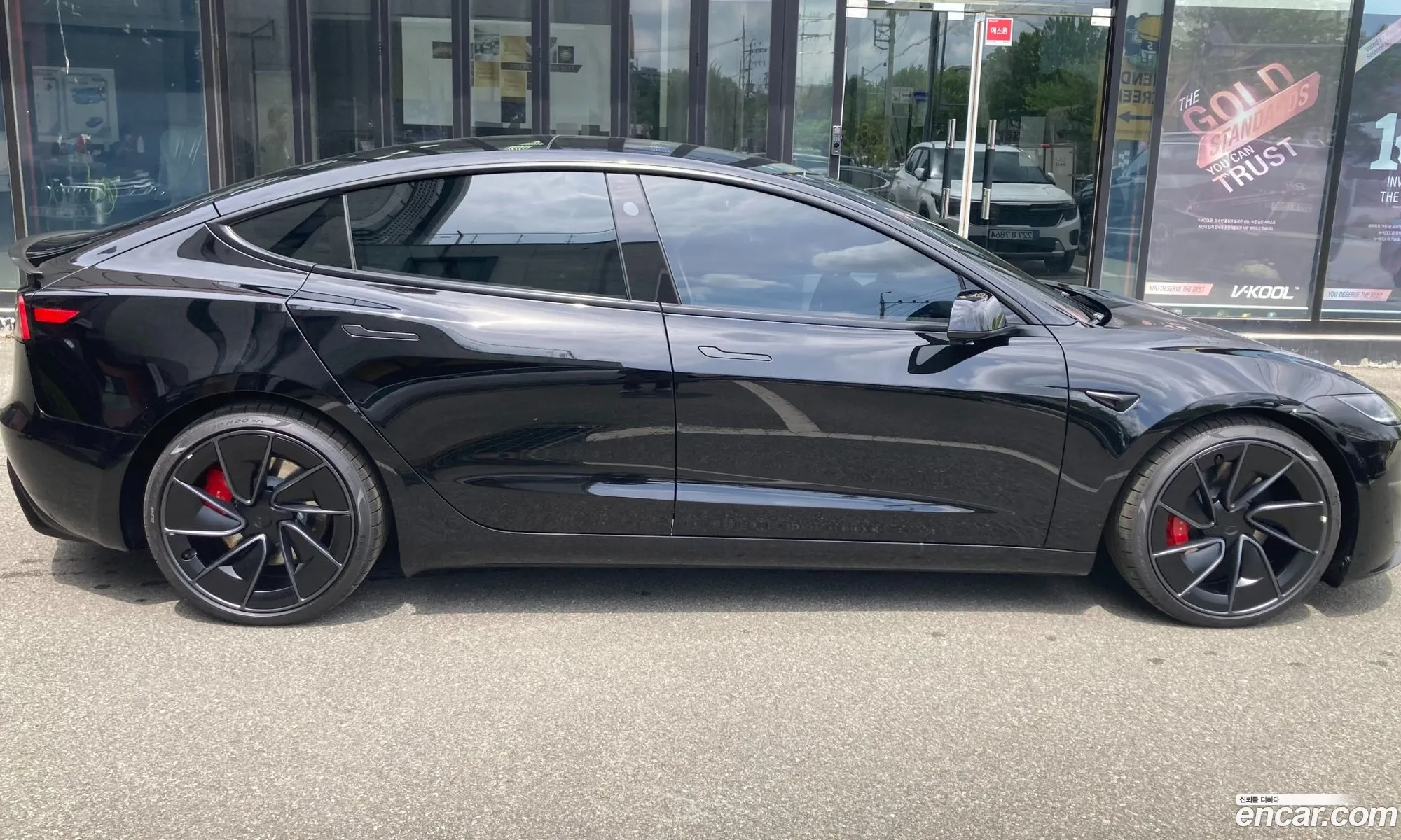 Tesla Model 3 2026 — 7