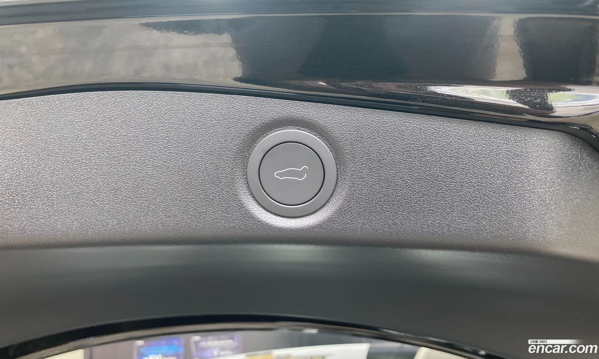 Tesla Model 3 2026 — 10