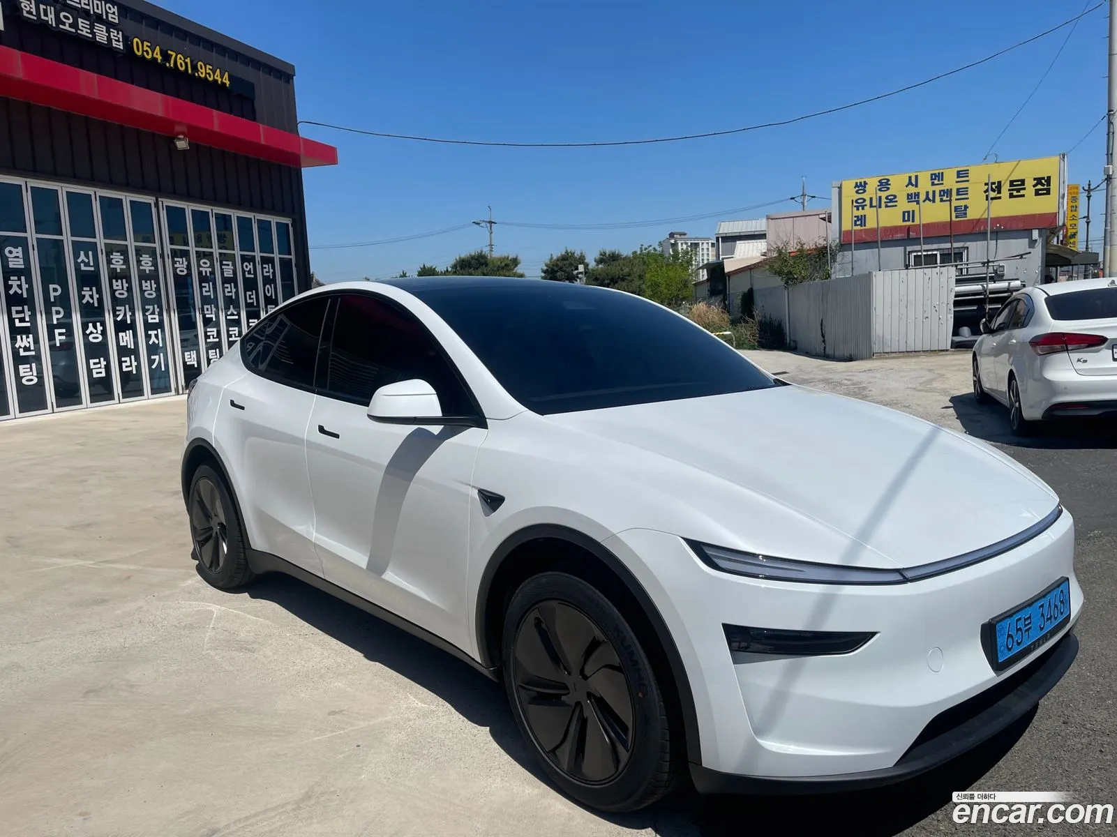 Tesla Model Y 2026 — 13