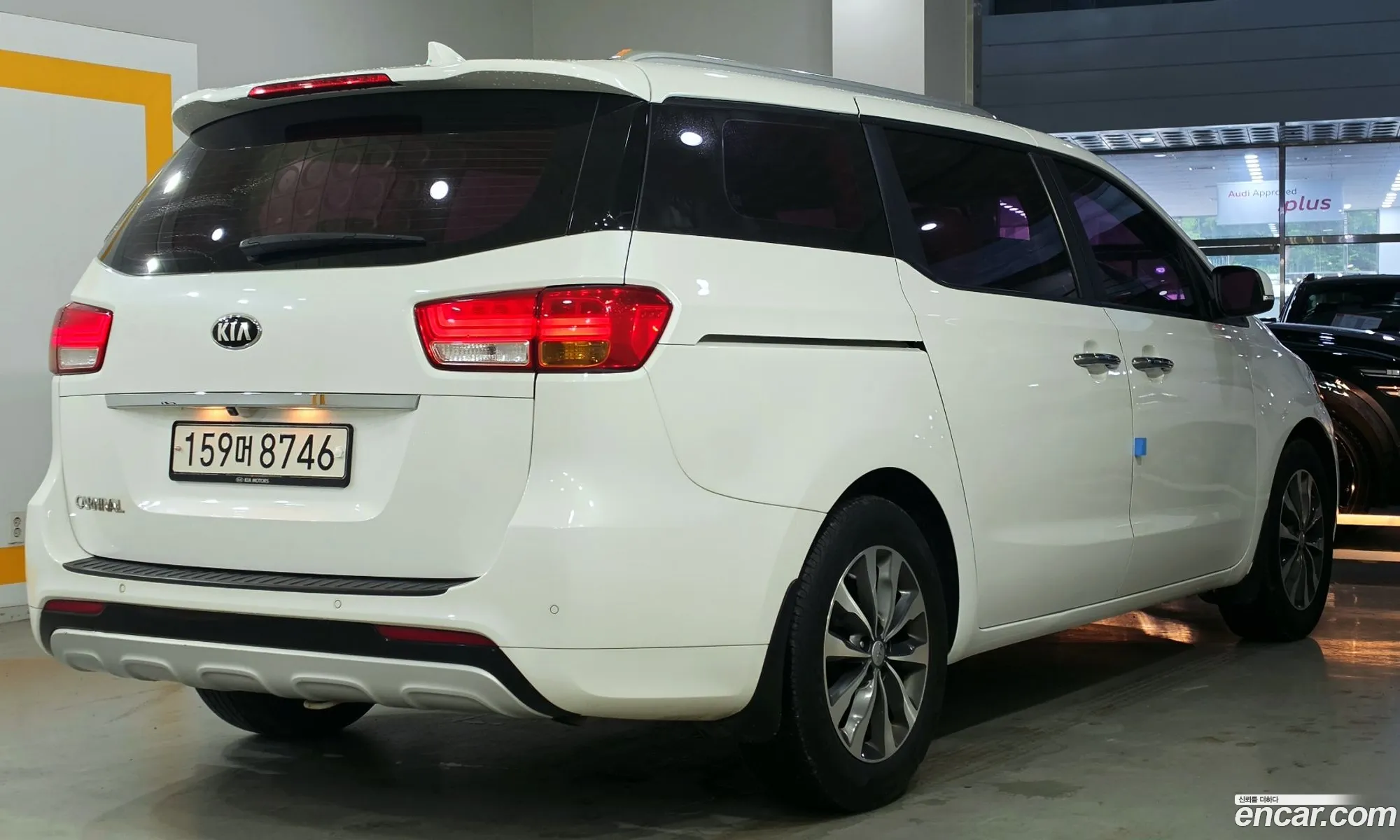 Kia Carnival 2017 — 2