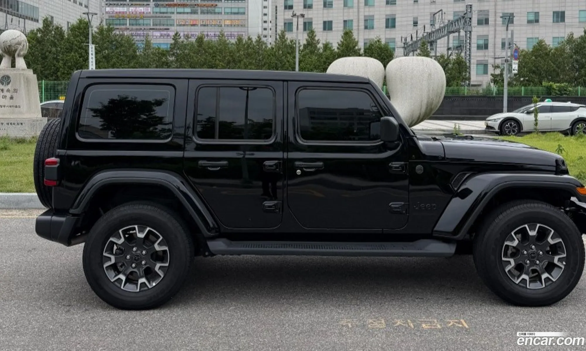 Jeep Wrangler 2025 — 8
