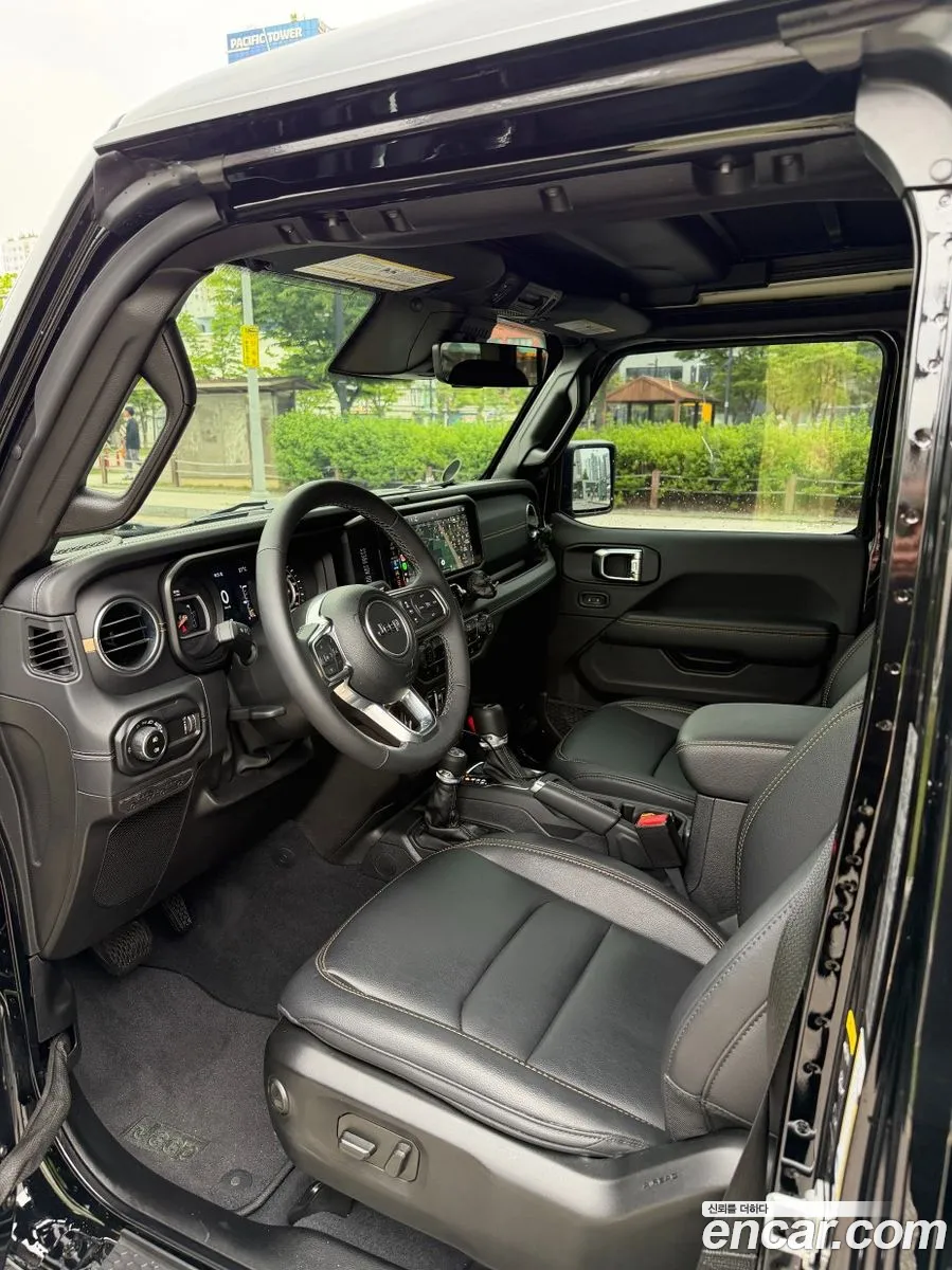 Jeep Wrangler 2025 — 11