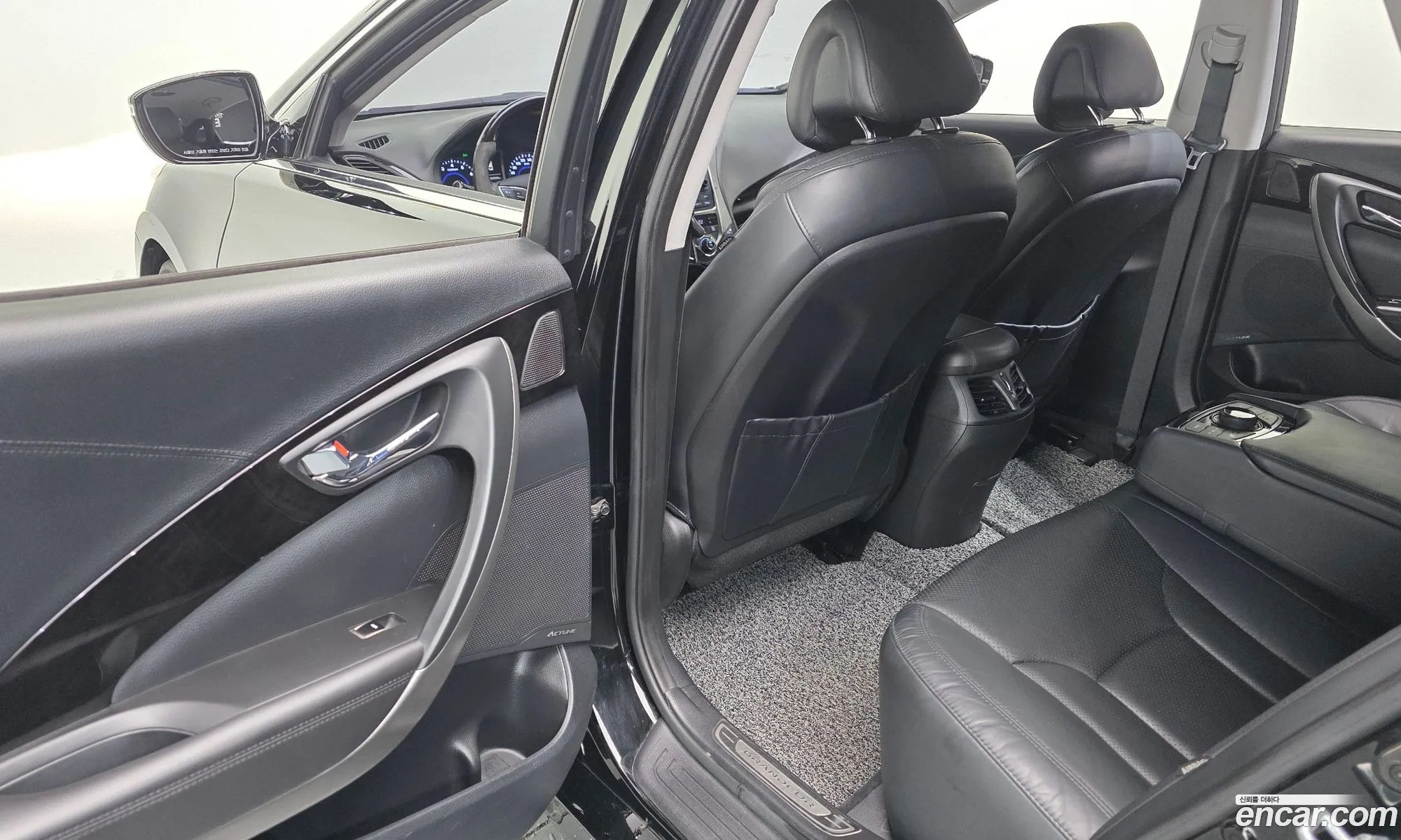 Hyundai Grandeur HG 2014 — 16