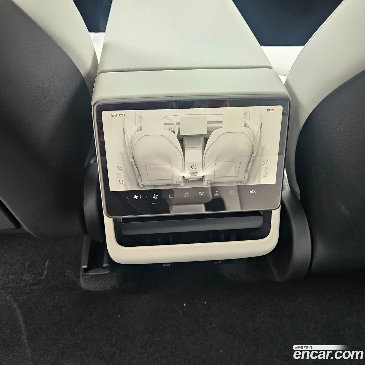 Tesla Model Y 2026 — 9