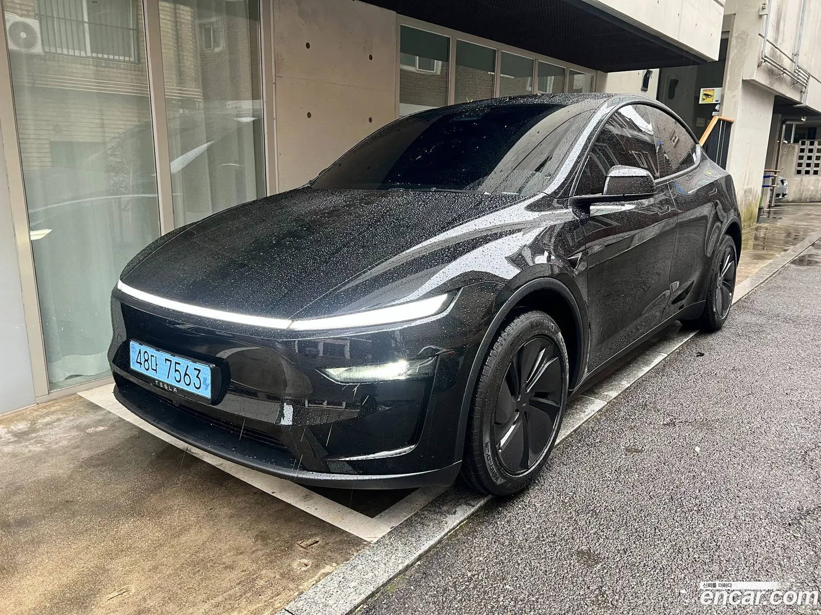 Tesla Model Y 2026 — 9