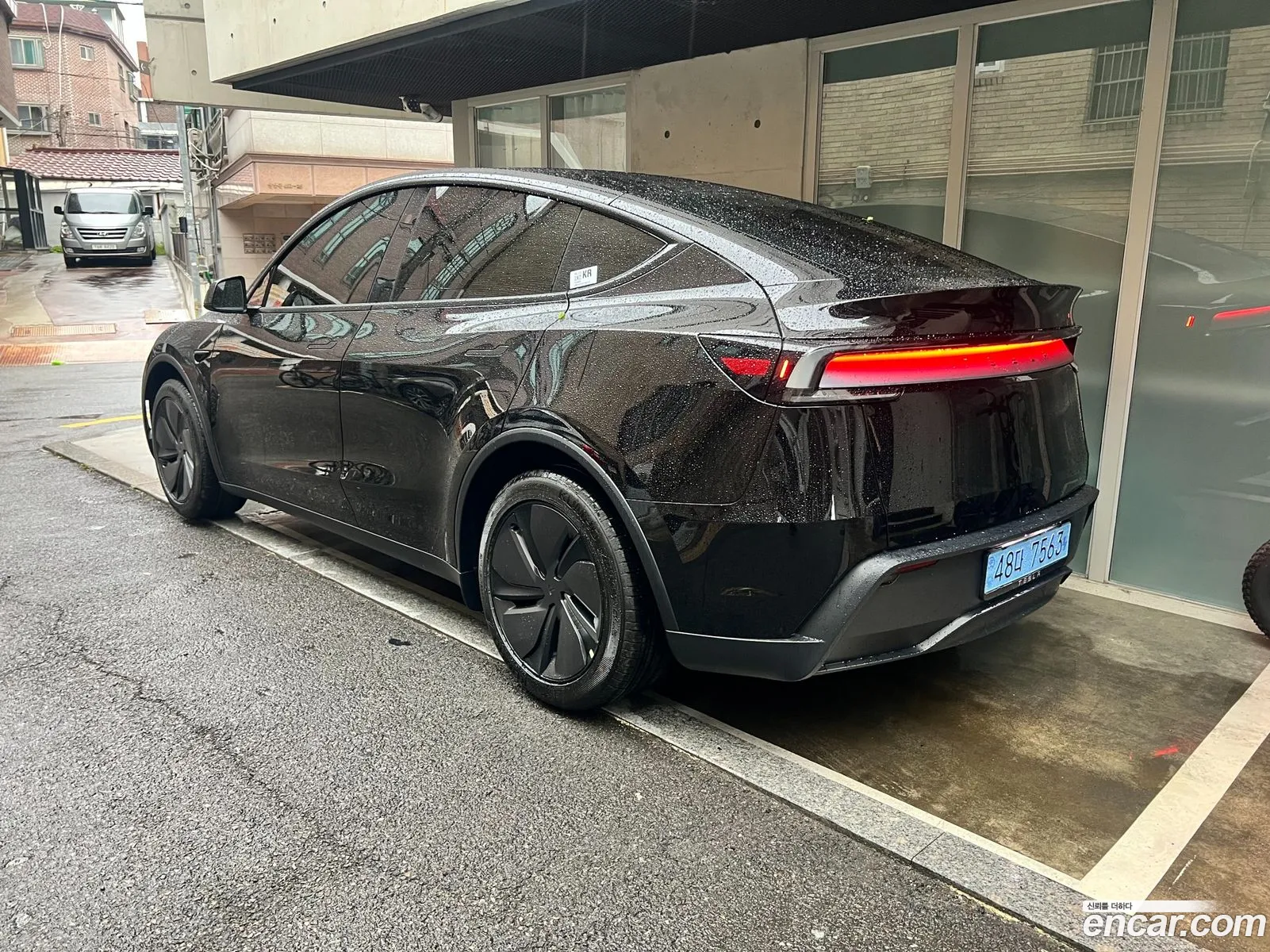 Tesla Model Y 2026 — 8