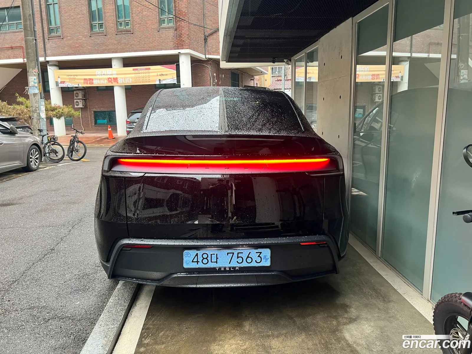 Tesla Model Y 2026 — 6