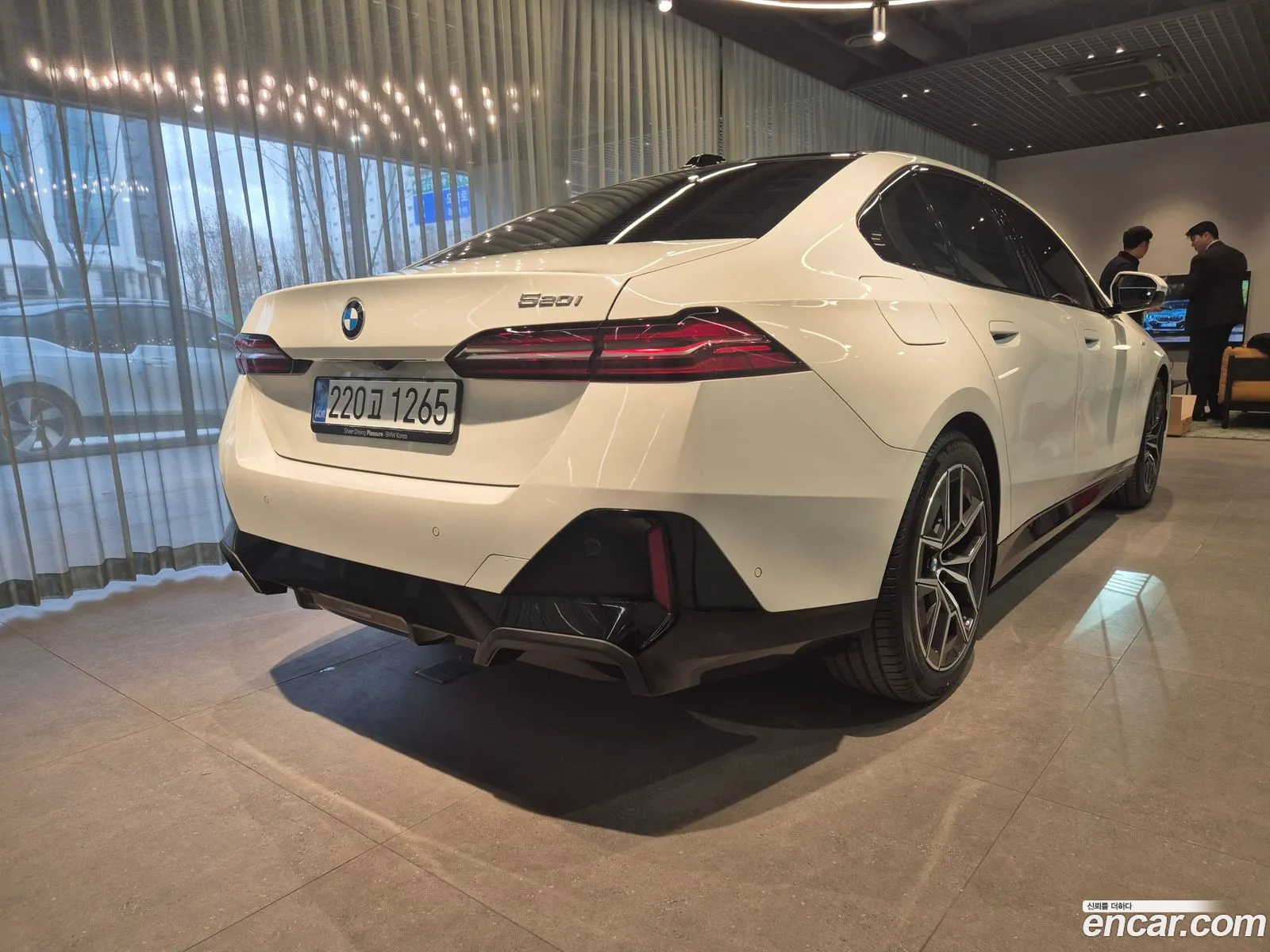 BMW 5 Series 2025 — 14