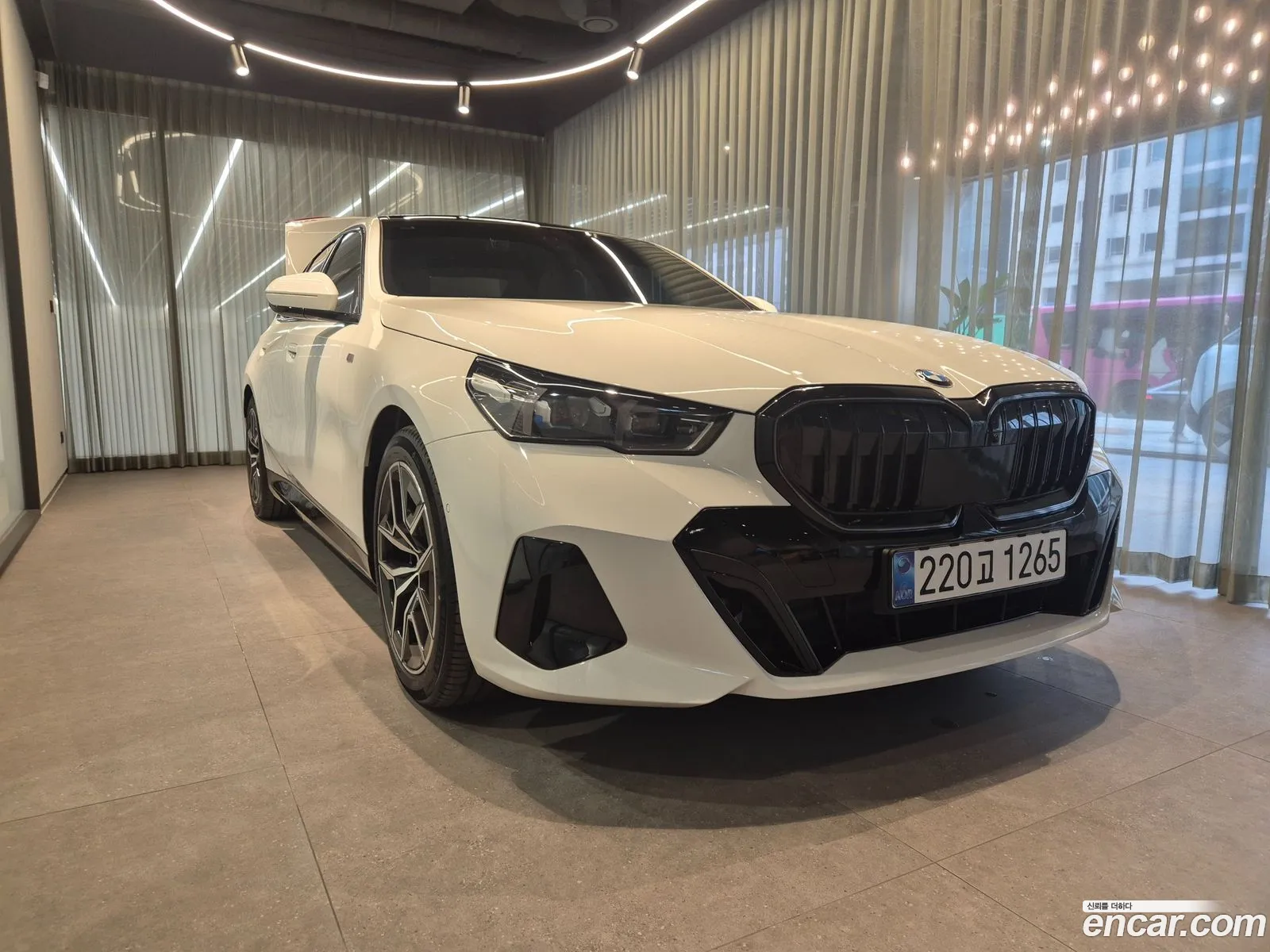 BMW 5 Series 2025 — 13