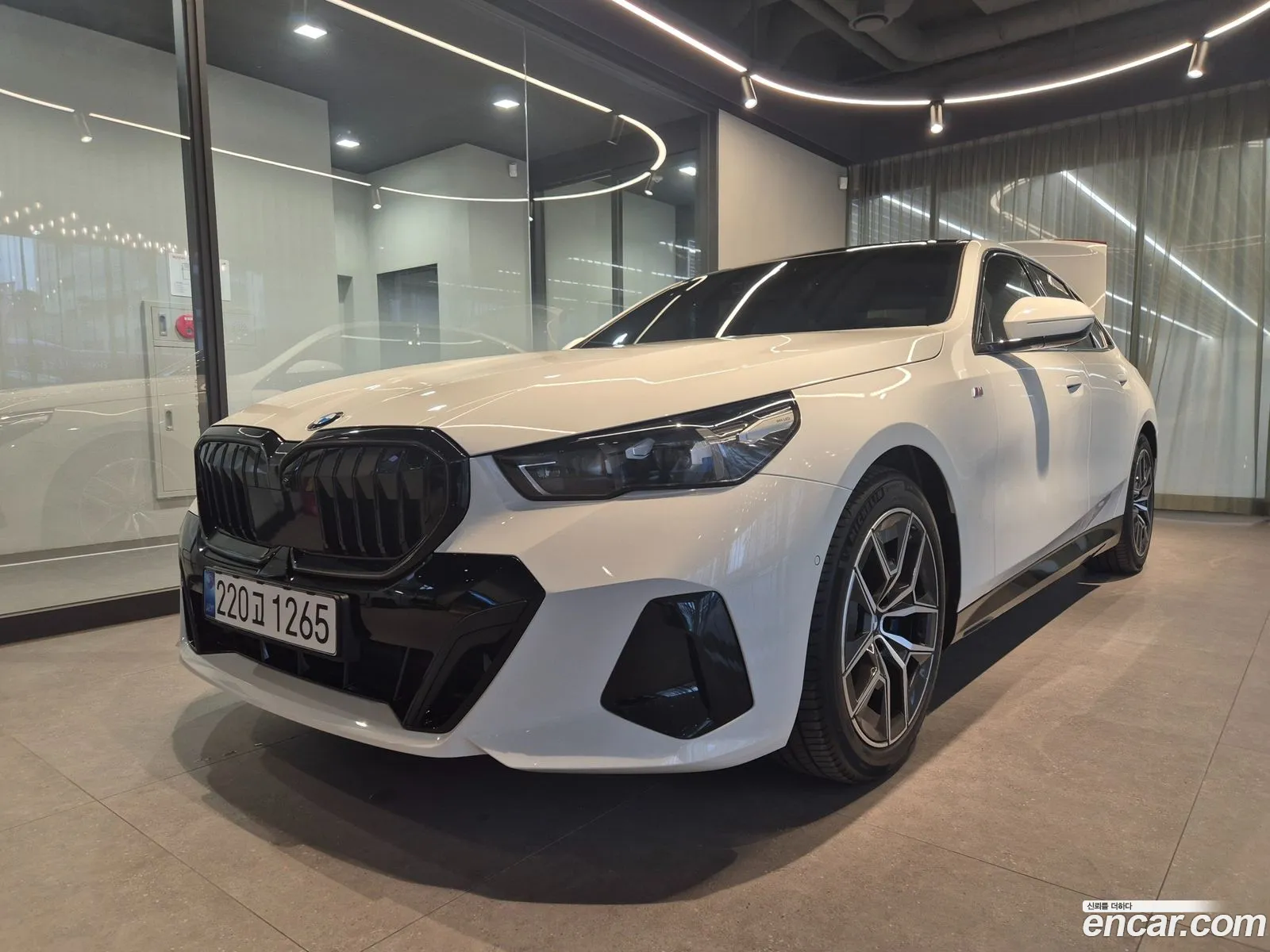 BMW 5 Series 2025 — 8