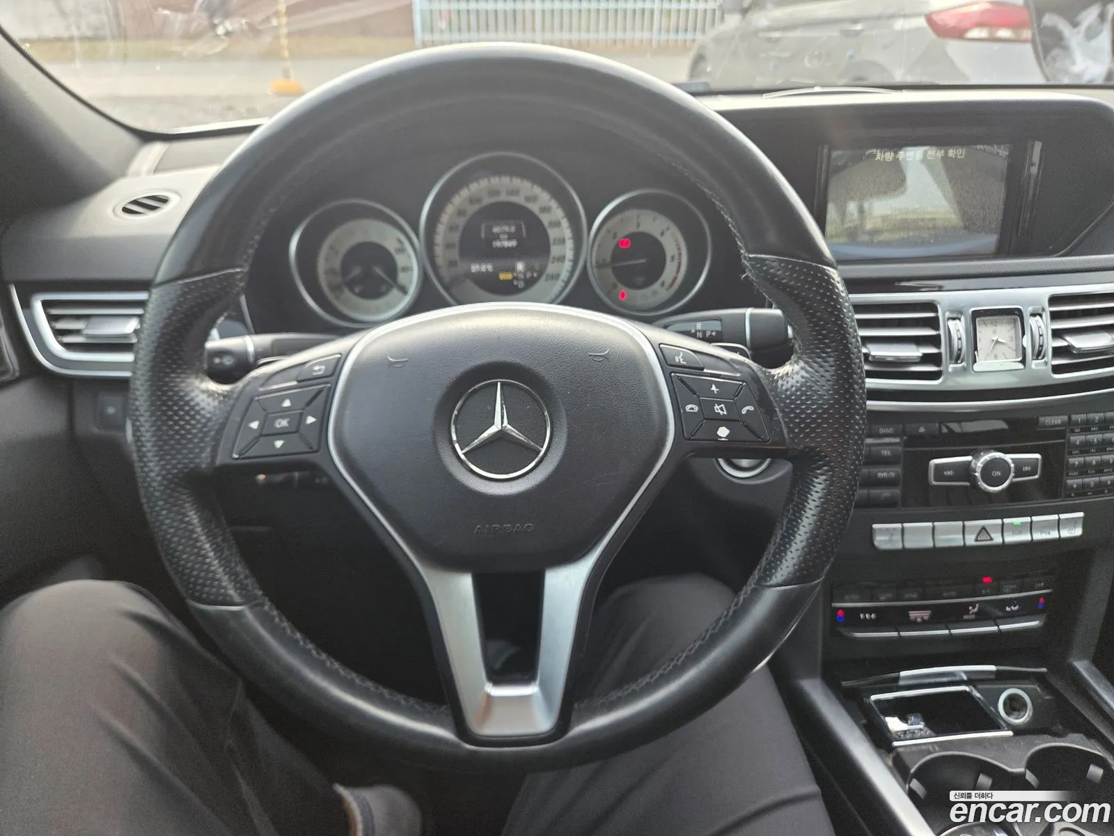 Mercedes-Benz E-Class W212 2014 — 17