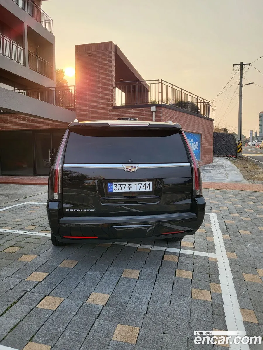 Cadillac Escalade 2018 — 5