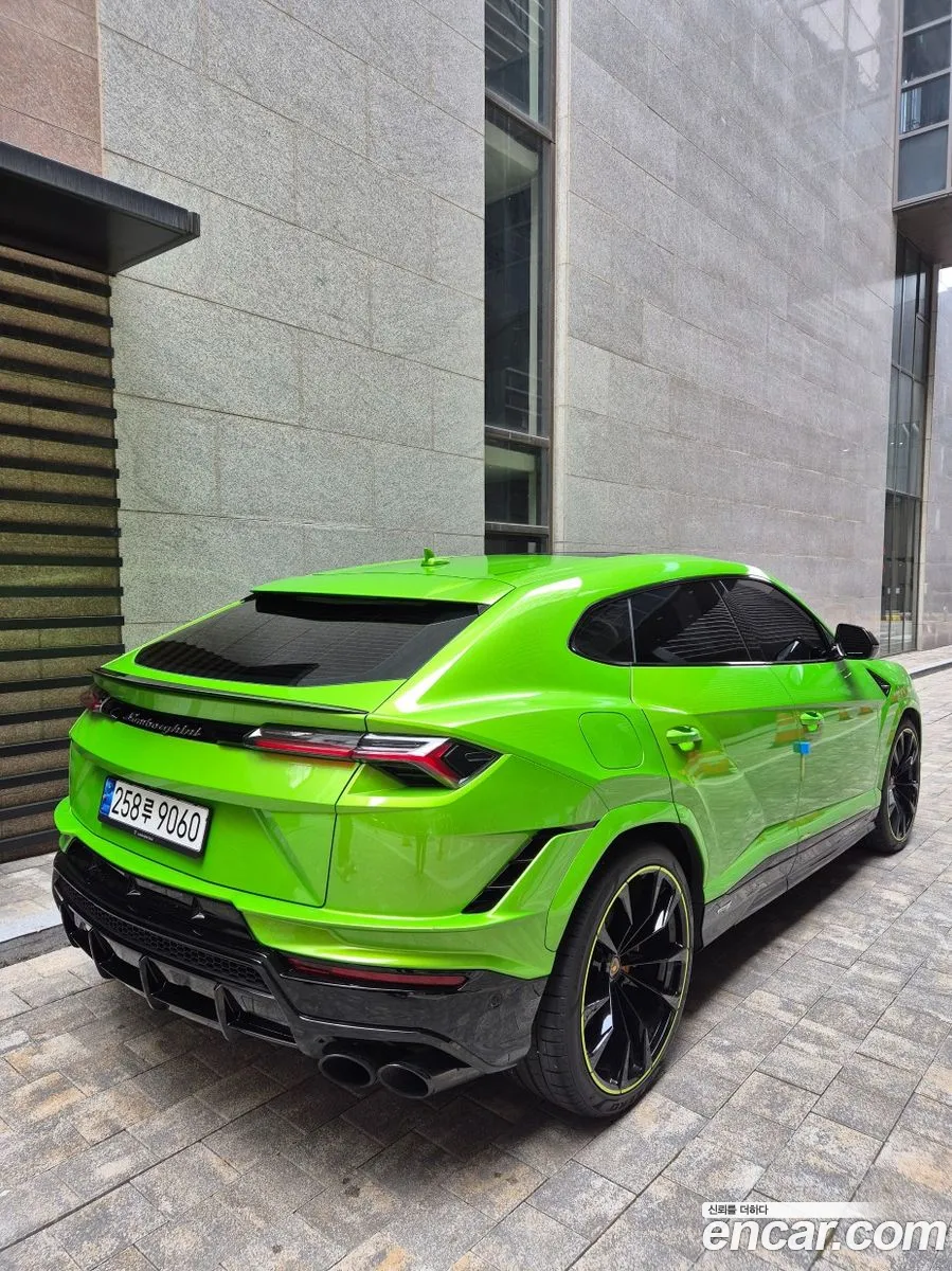 Lamborghini Urus 2023 — 10