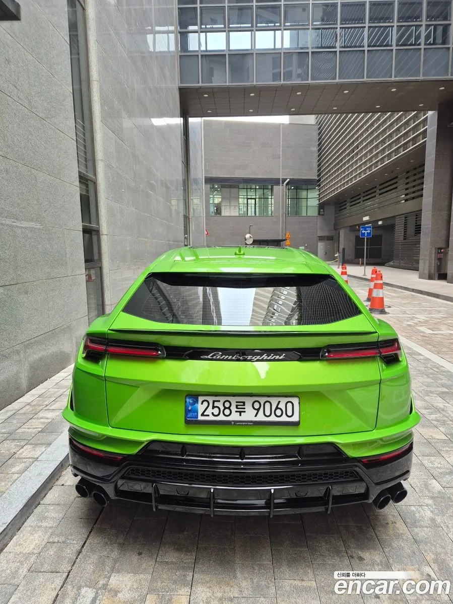 Lamborghini Urus 2023 — 12