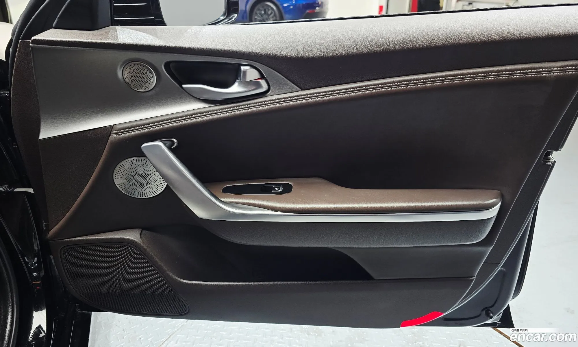 Kia Stinger 2017 — 39