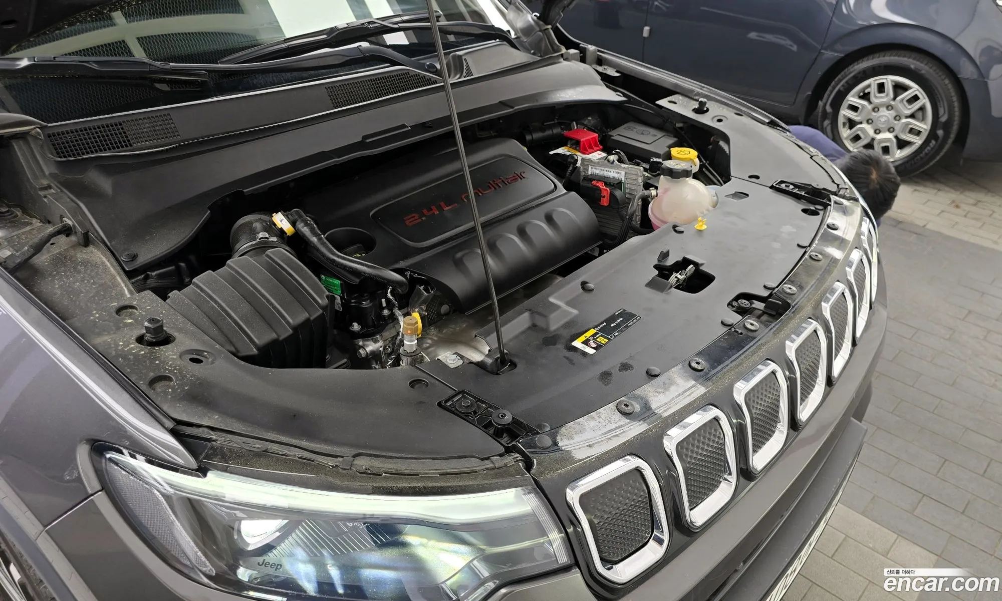 Jeep Compass 2022 3C4NJDCB9NT173775 — 24