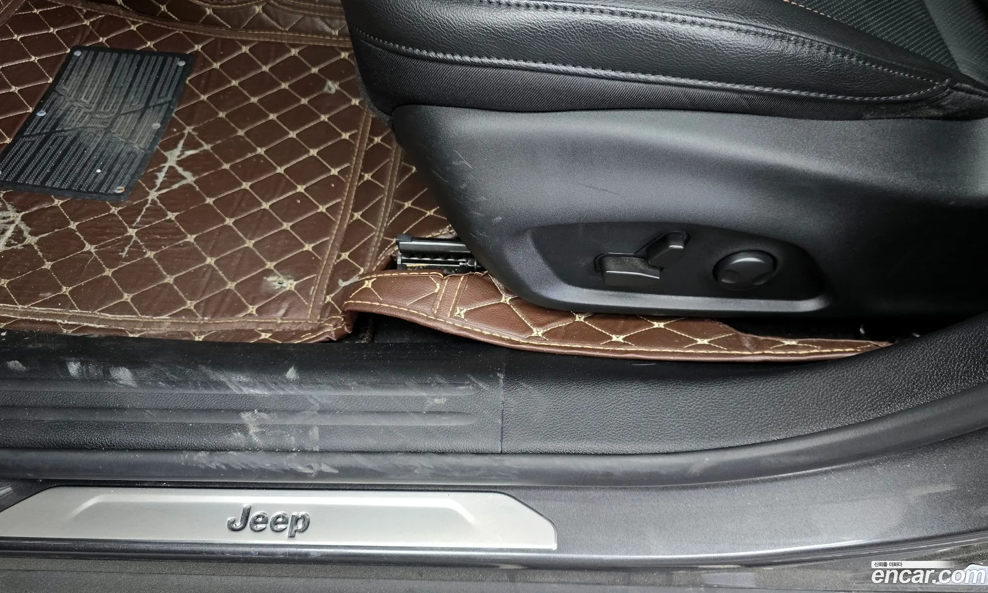 Jeep Compass 2022 3C4NJDCB9NT173775 — 4