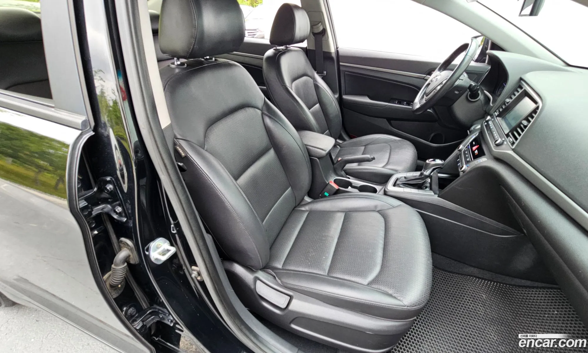 Hyundai Elantra AD 2015 — 26