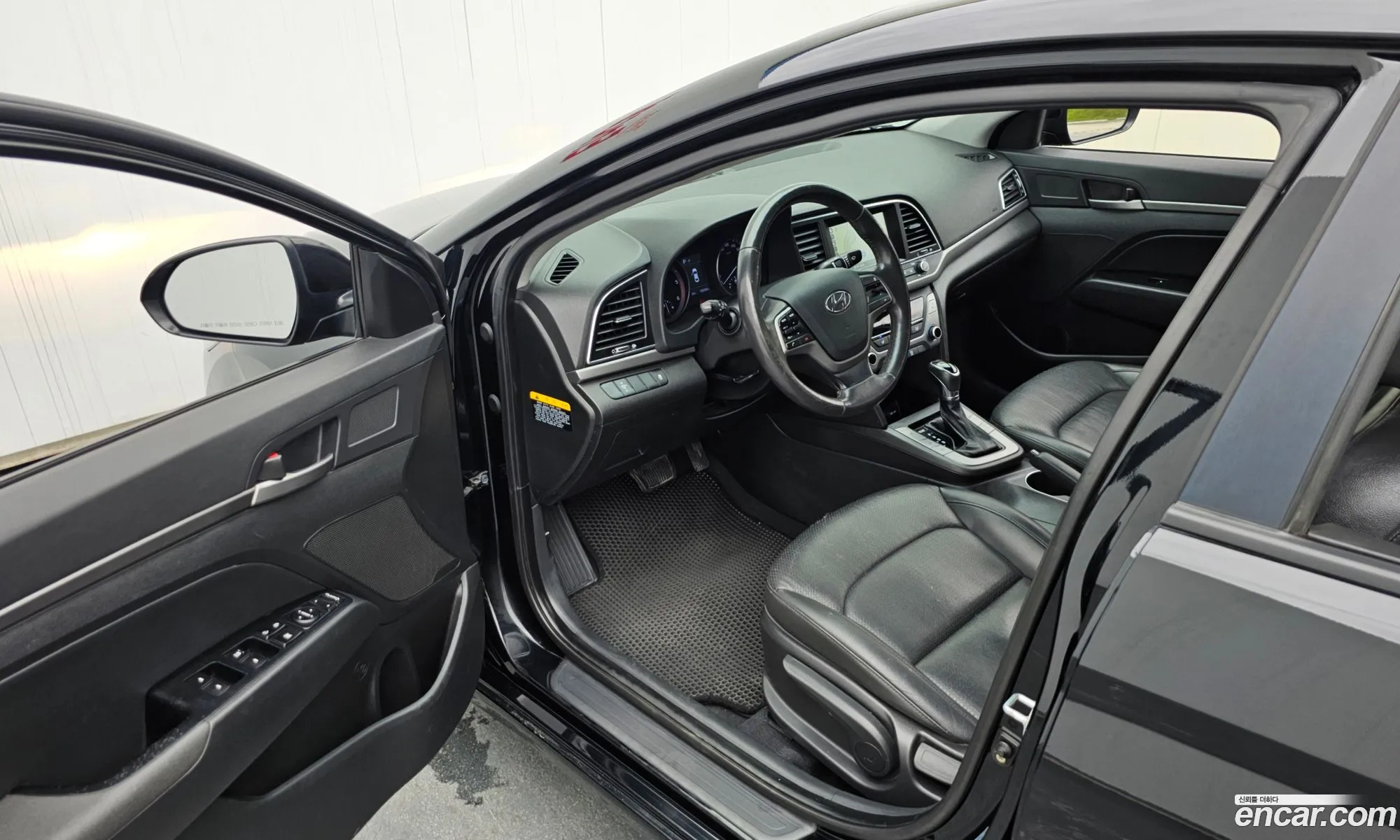 Hyundai Elantra AD 2015 — 16