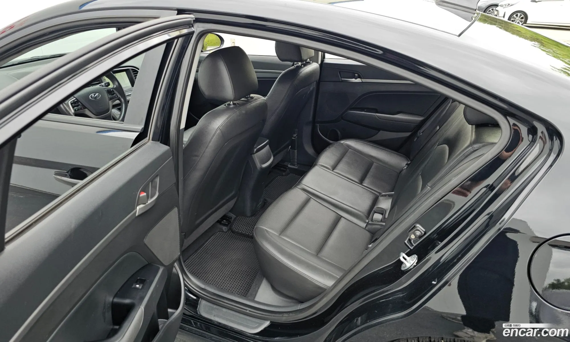Hyundai Elantra AD 2015 — 5