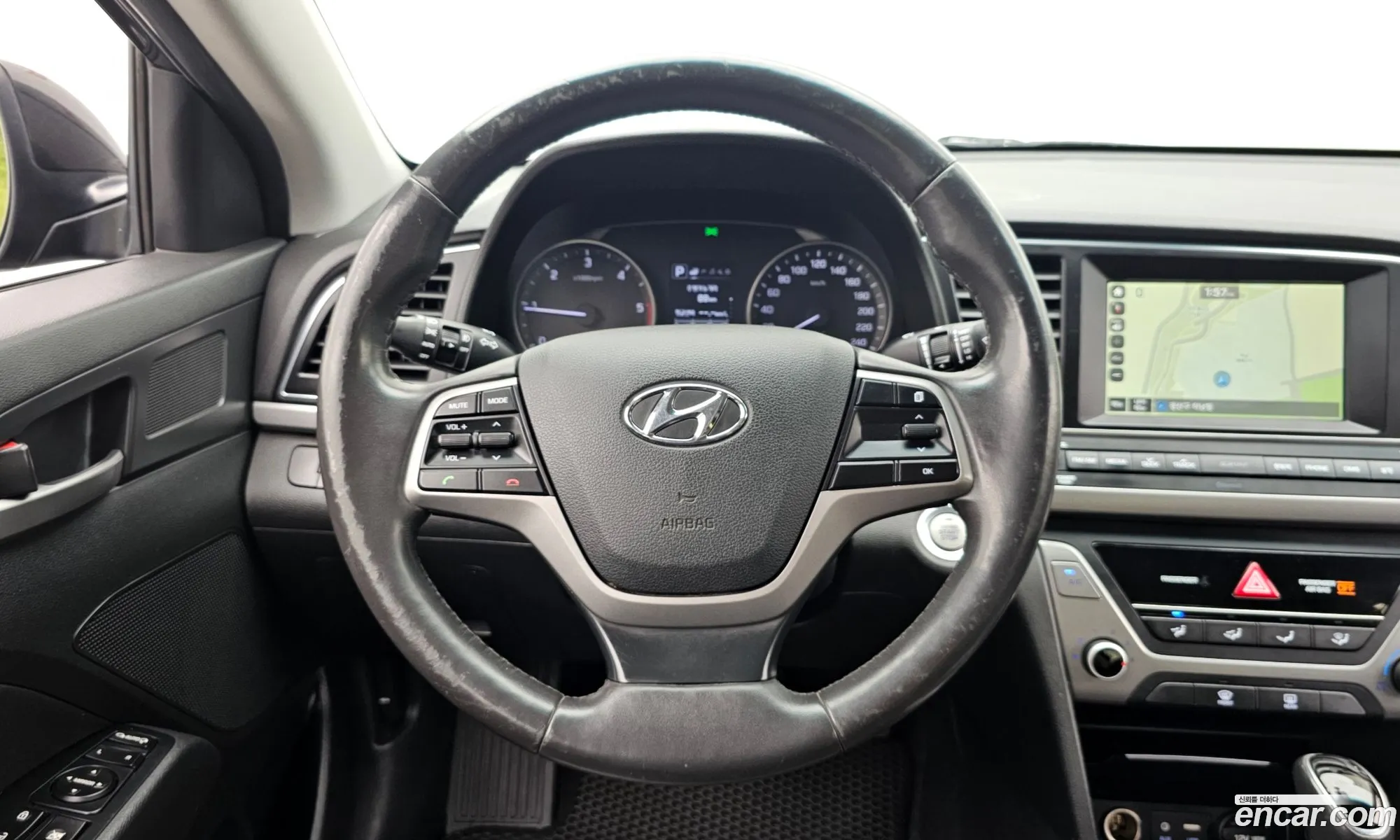 Hyundai Elantra AD 2015 — 14