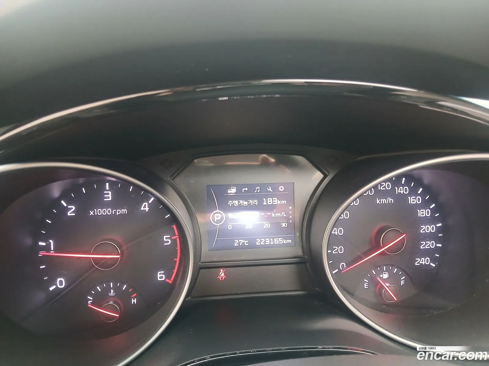 Kia Carnival 2015 — 11