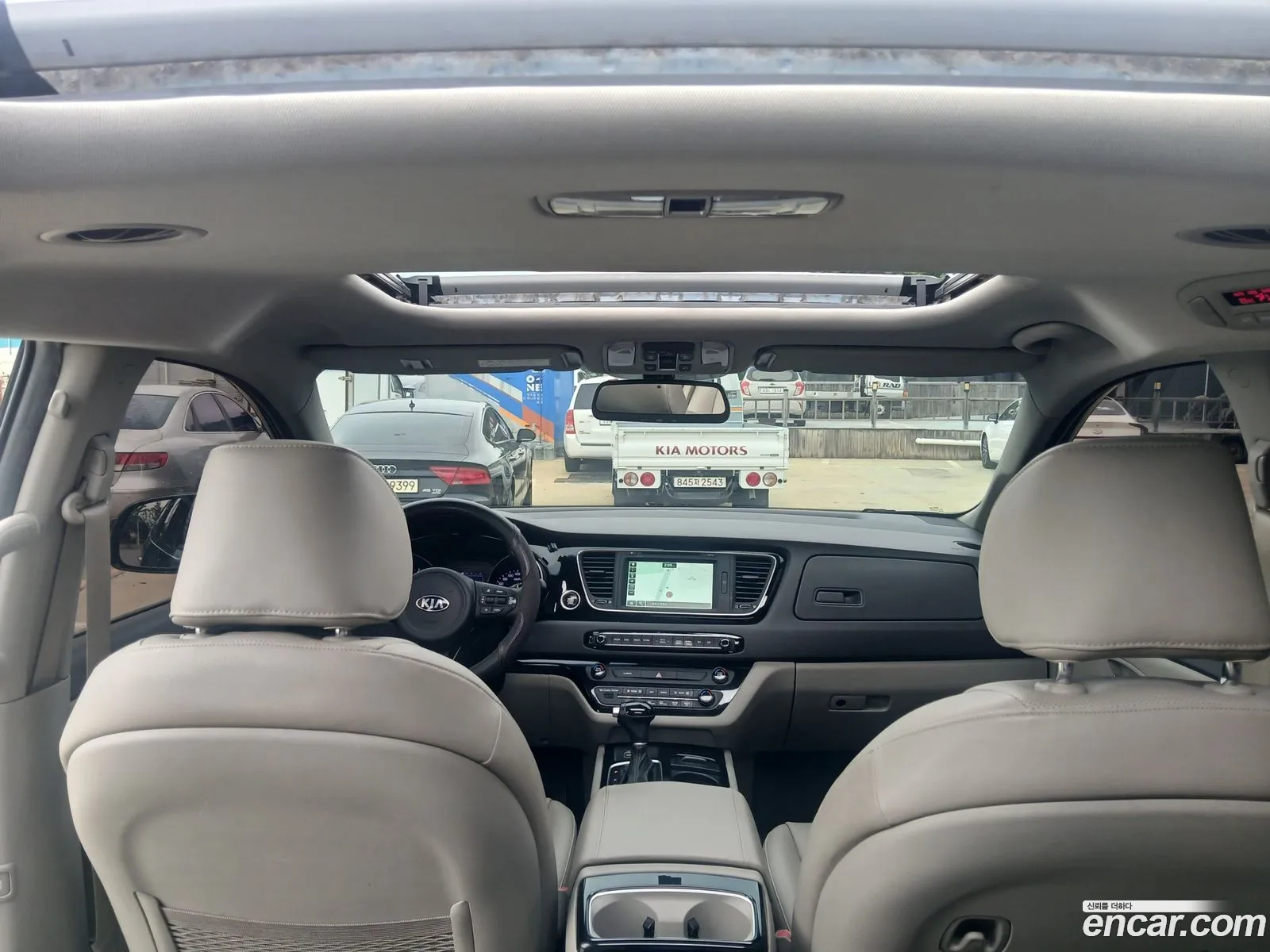 Kia Carnival 2015 — 9