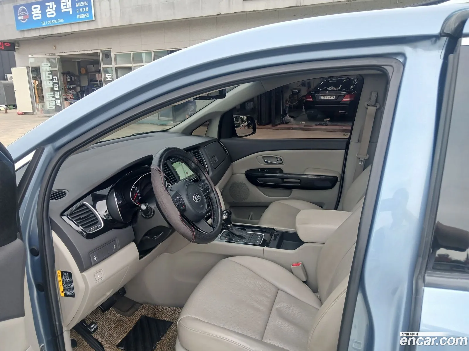 Kia Carnival 2015 — 14