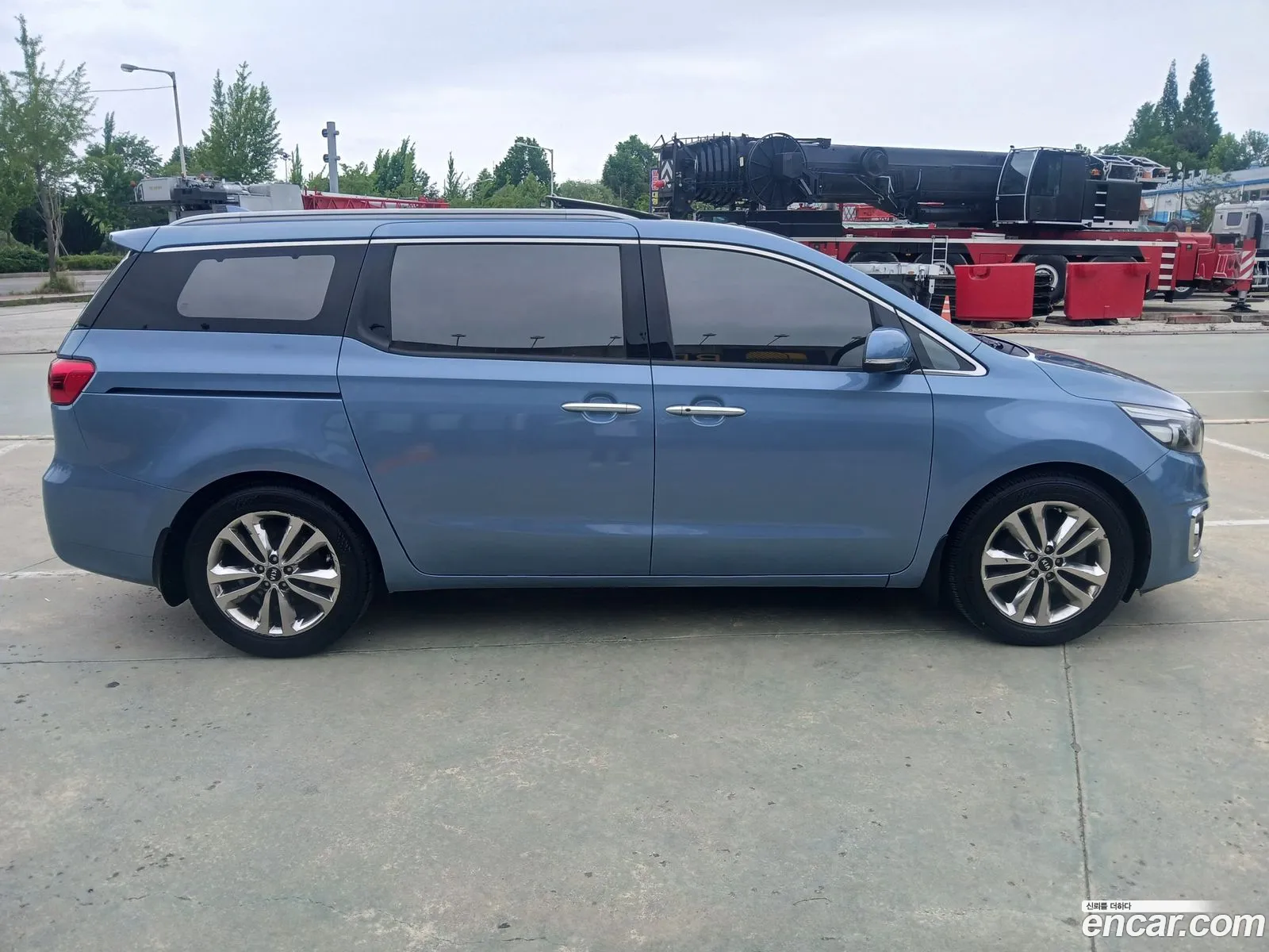 Kia Carnival 2015 — 3