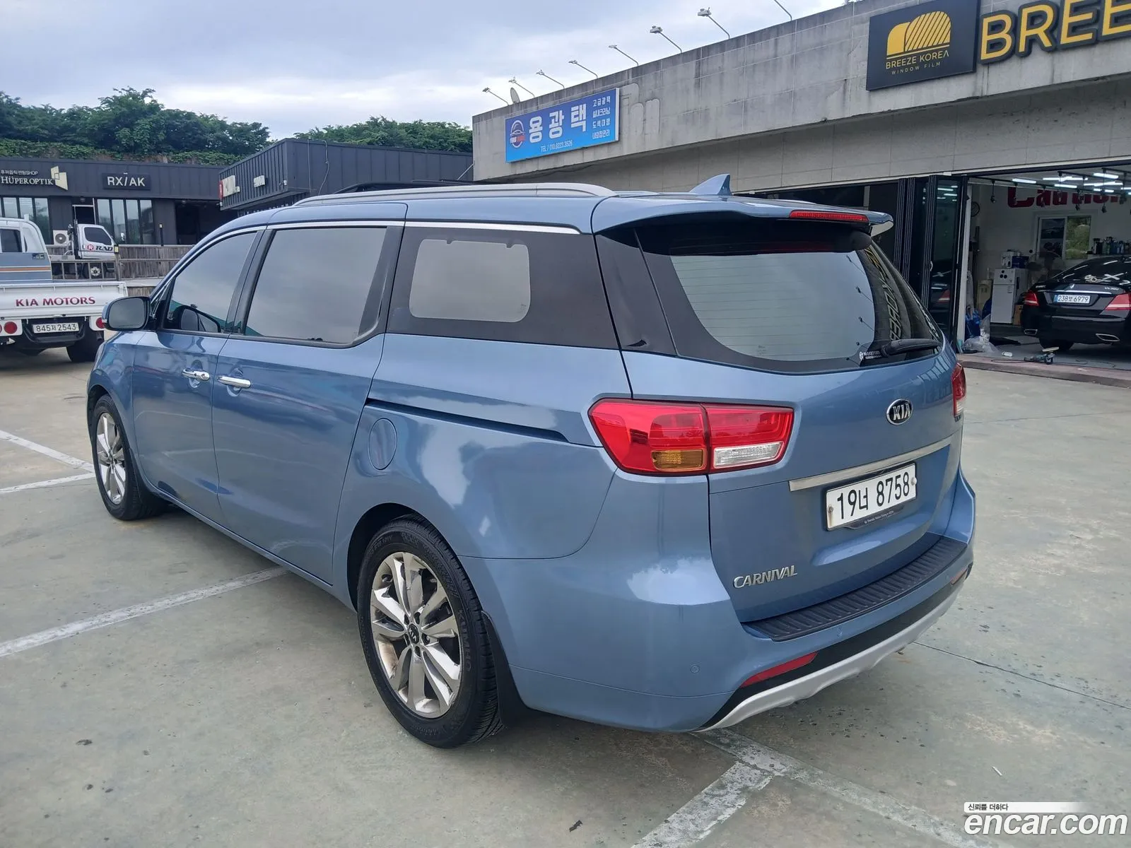 Kia Carnival 2015 — 2