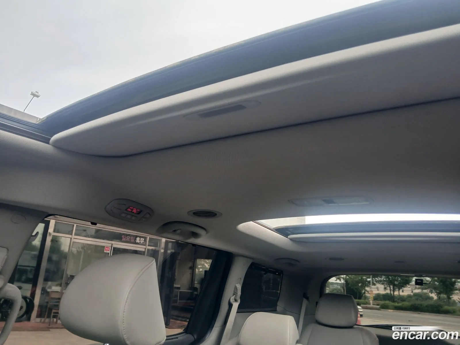 Kia Carnival 2015 — 15