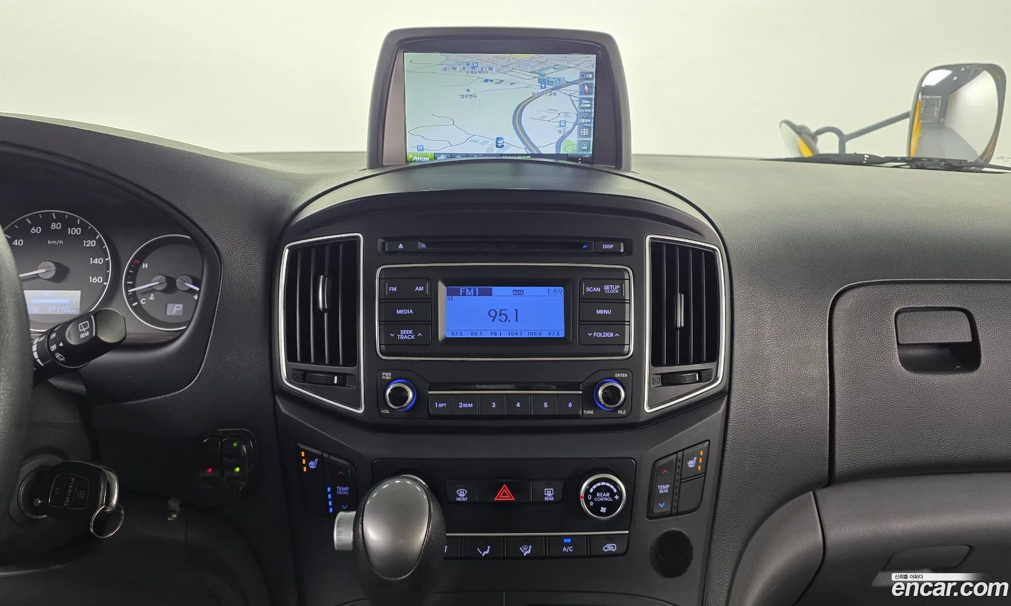 Hyundai Grand Starex 2018 — 13