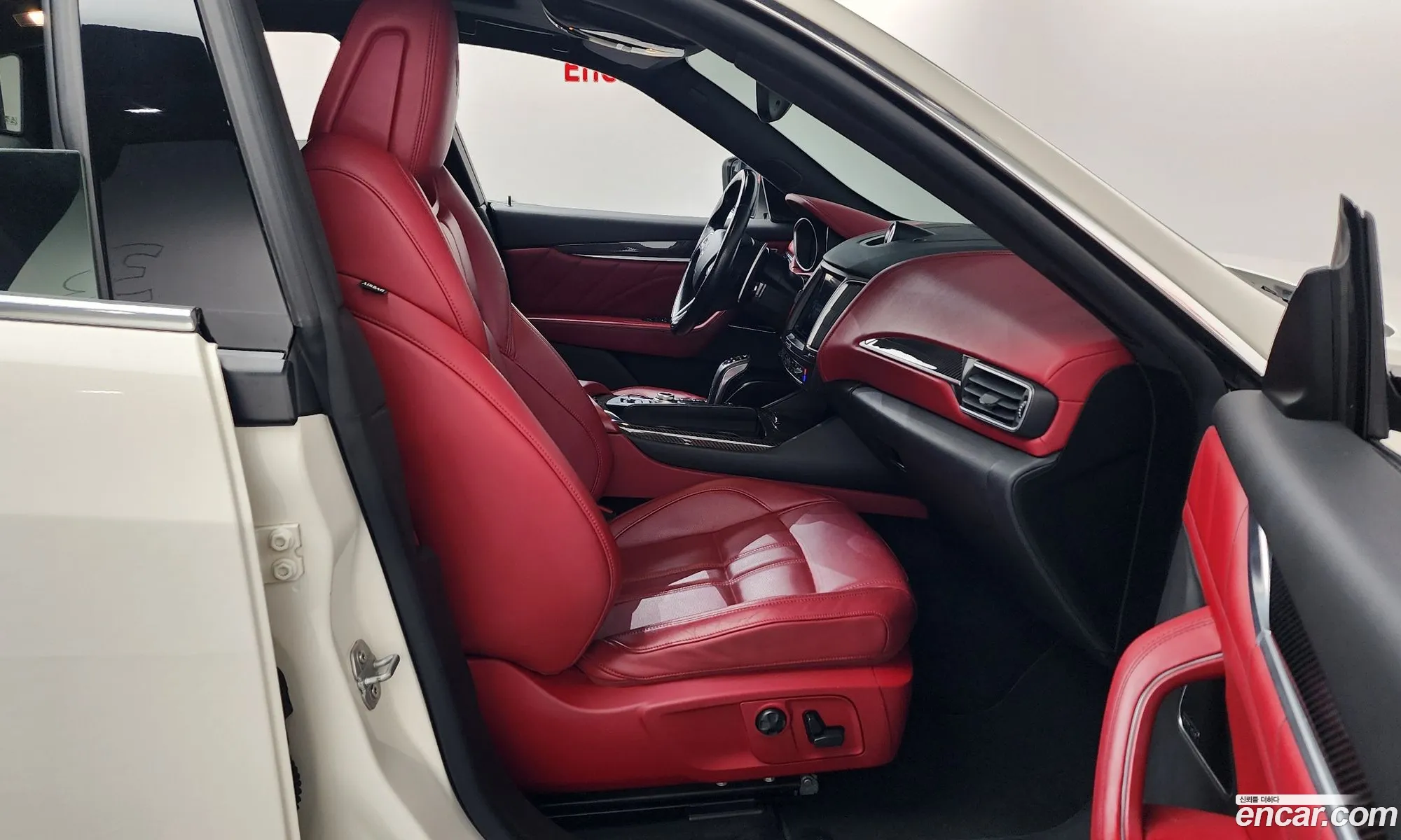 Maserati Levante 2020 ZN661XUG5LX354422 — 24