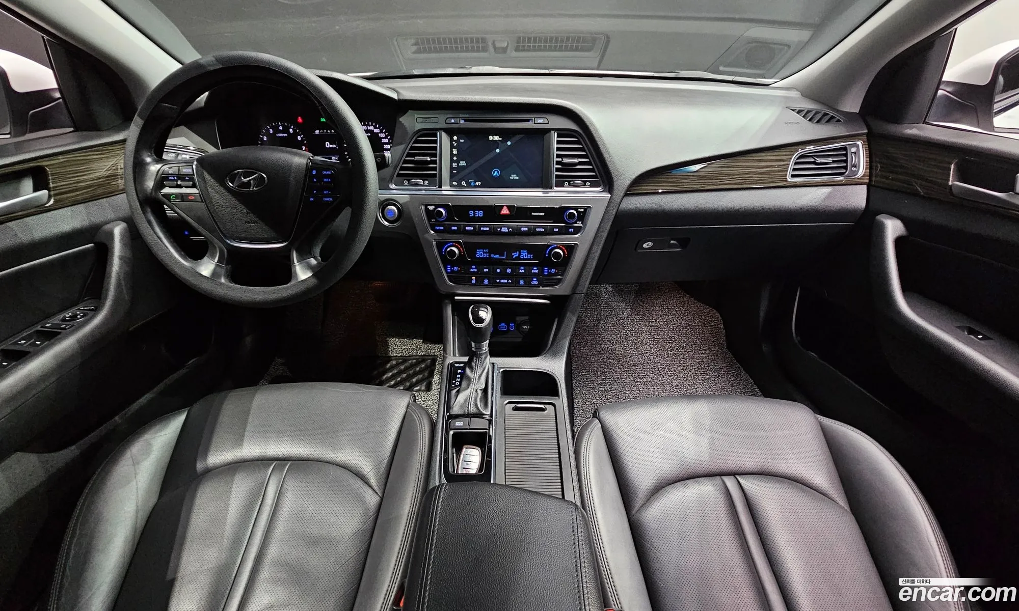 Hyundai LF Sonata 2014 — 16