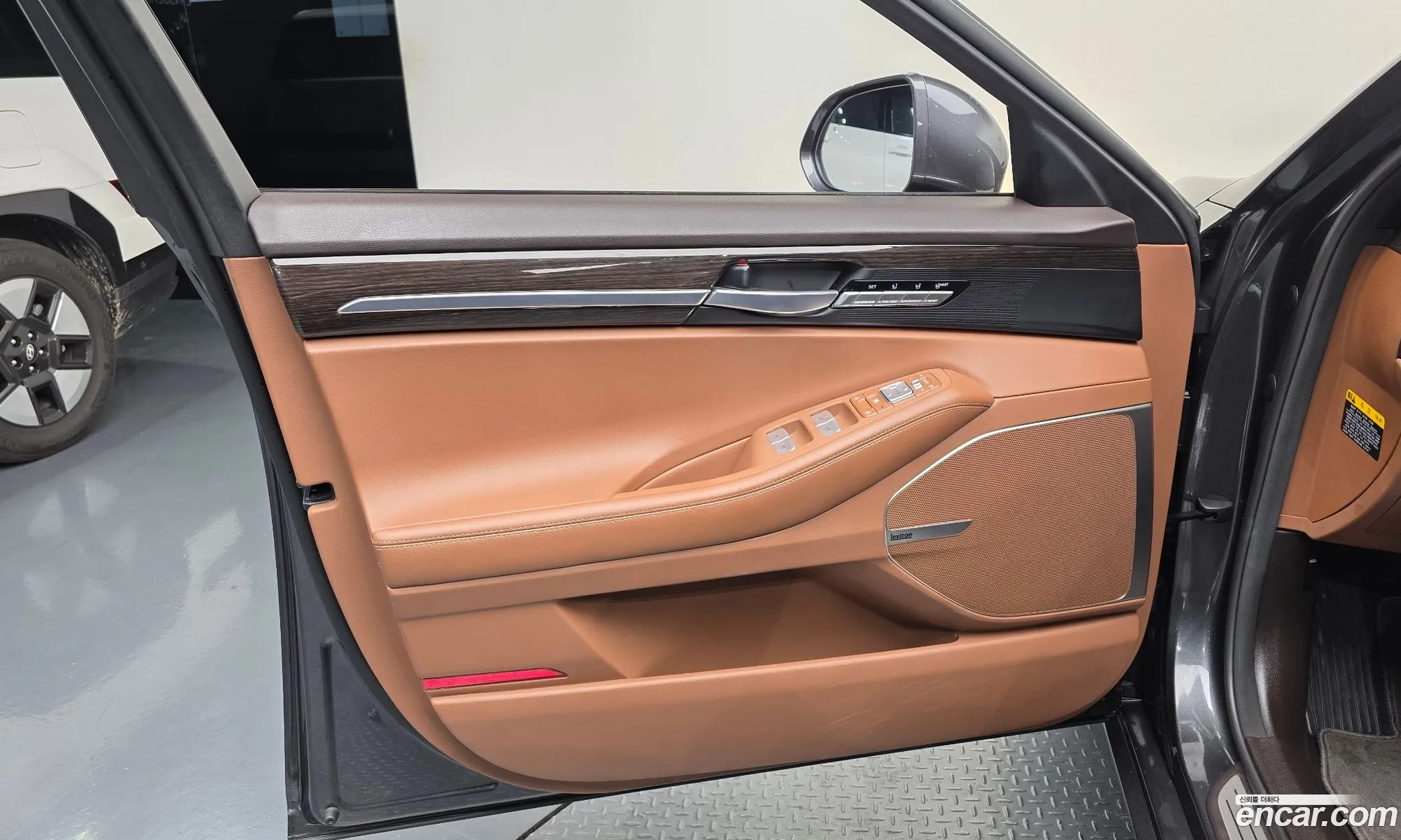 Genesis G90 2021 — 12