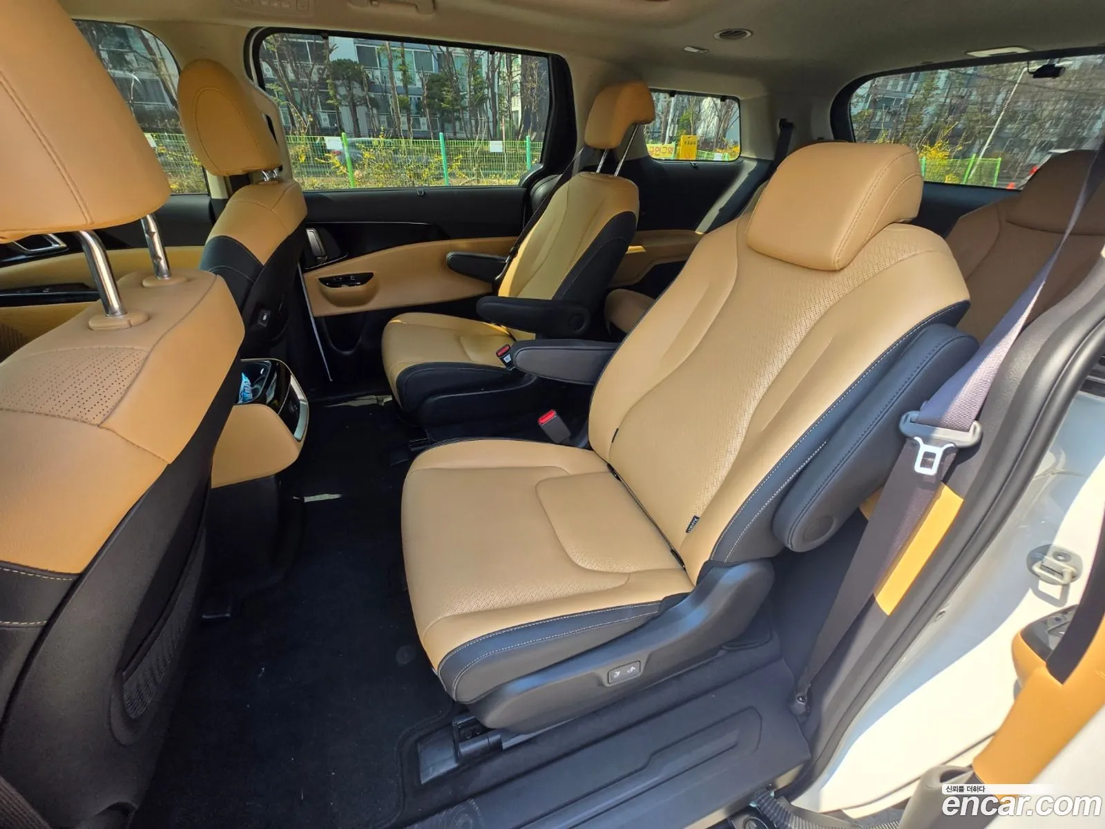 Kia Carnival 2023 — 10