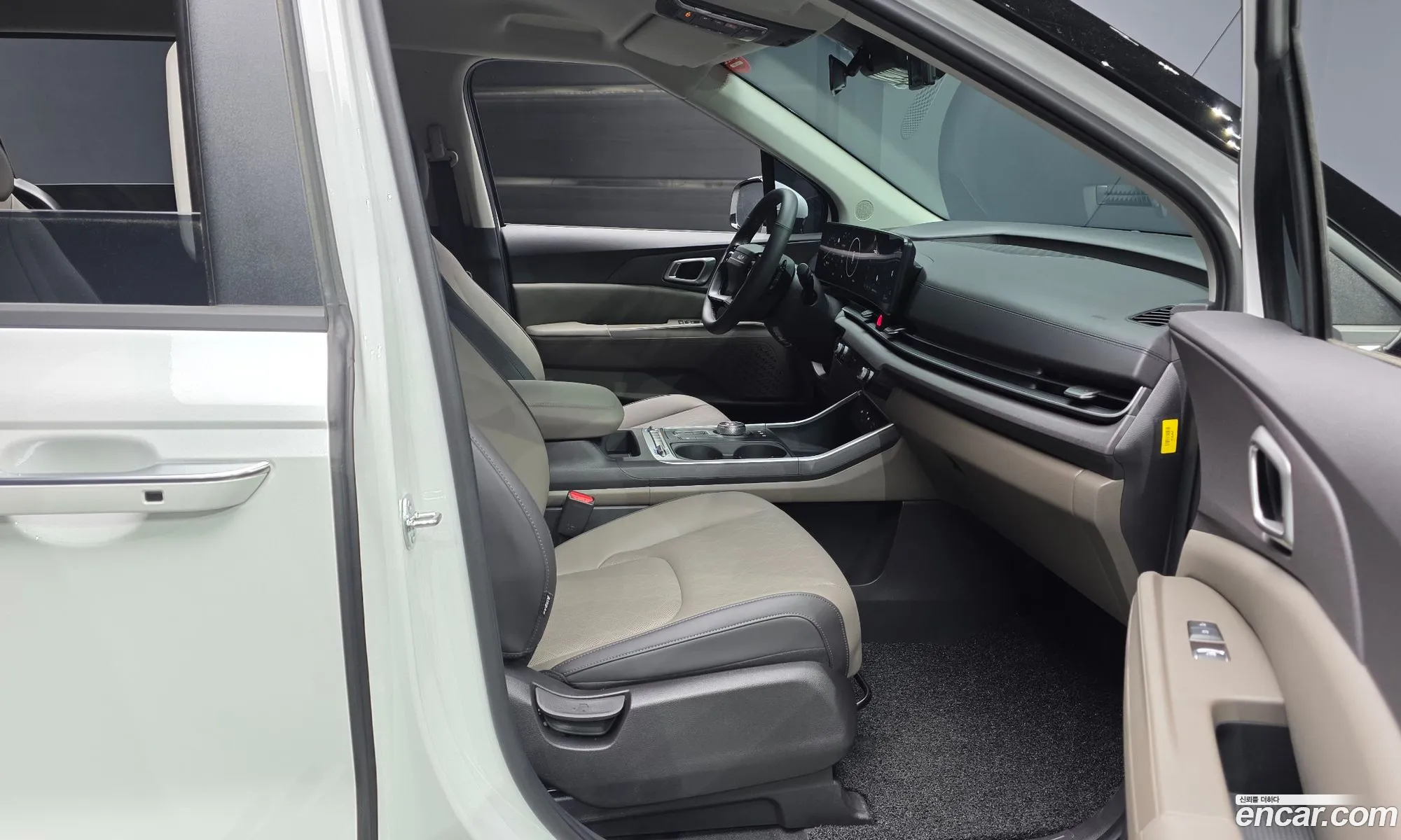 Kia Carnival 2025 — 11