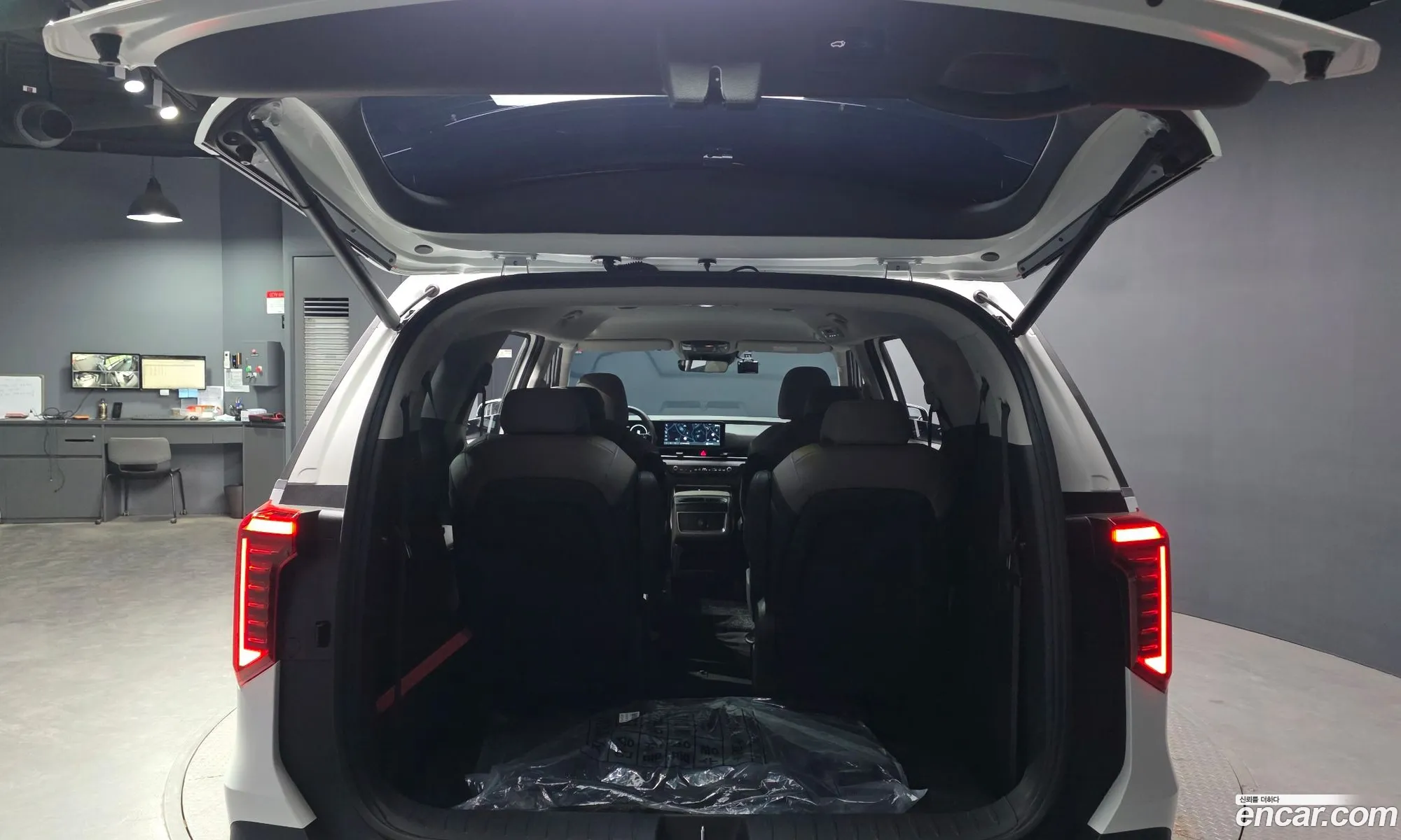 Kia Carnival 2025 — 28