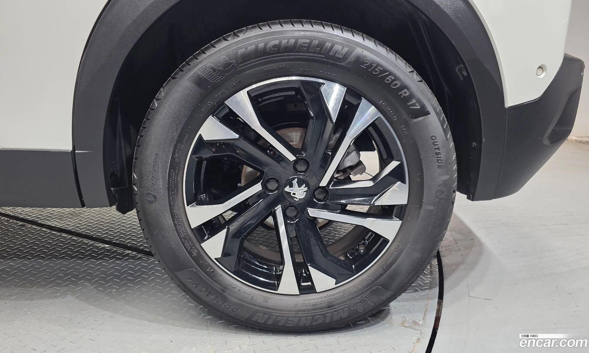 Peugeot 2008 2021 — 24