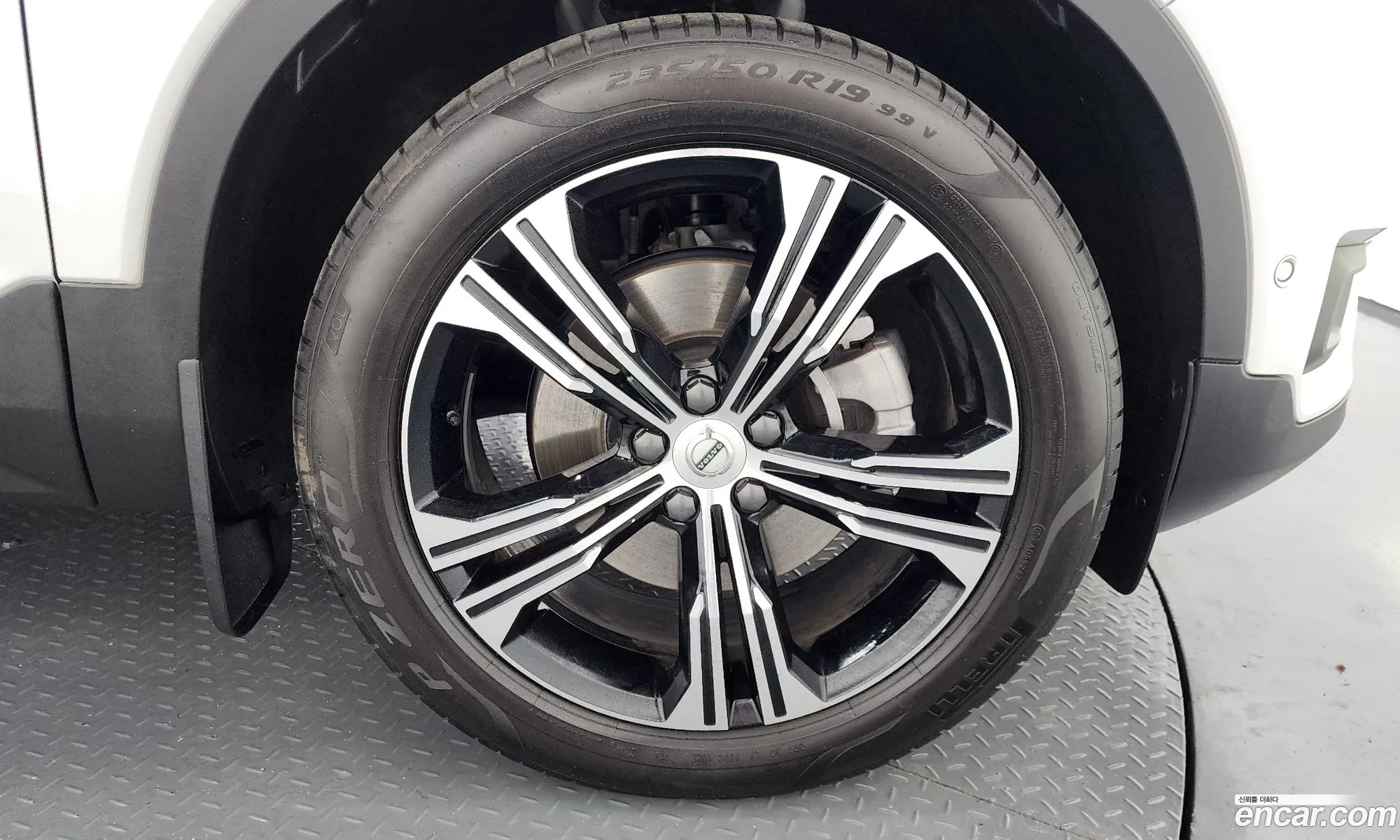 Volvo XC40 2022 — 28
