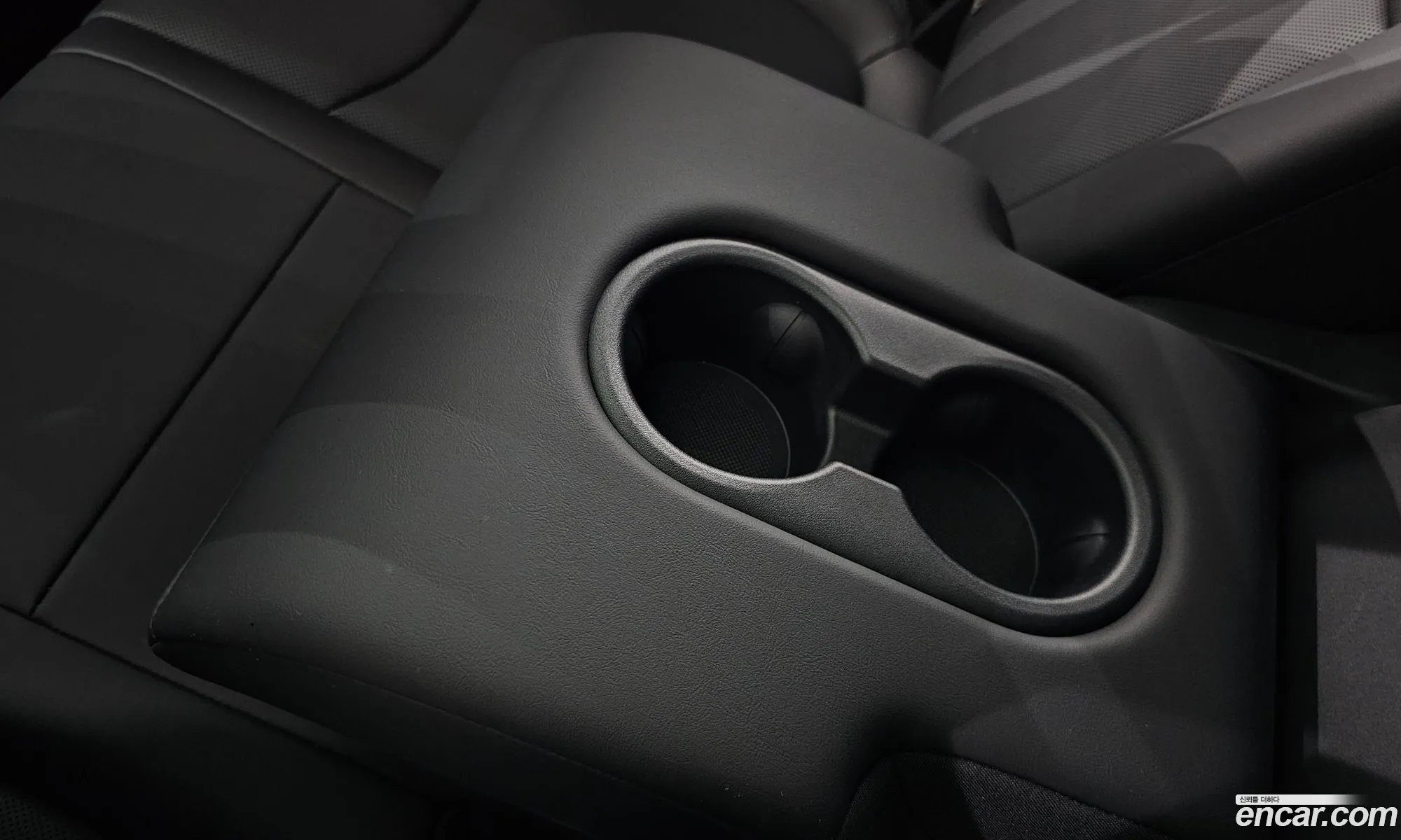 Tesla Model Y 2025 — 11