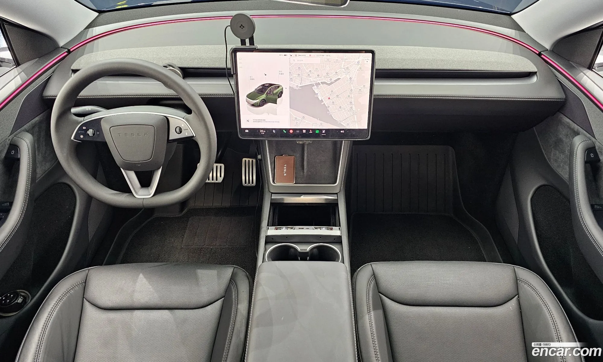 Tesla Model Y 2025 — 12