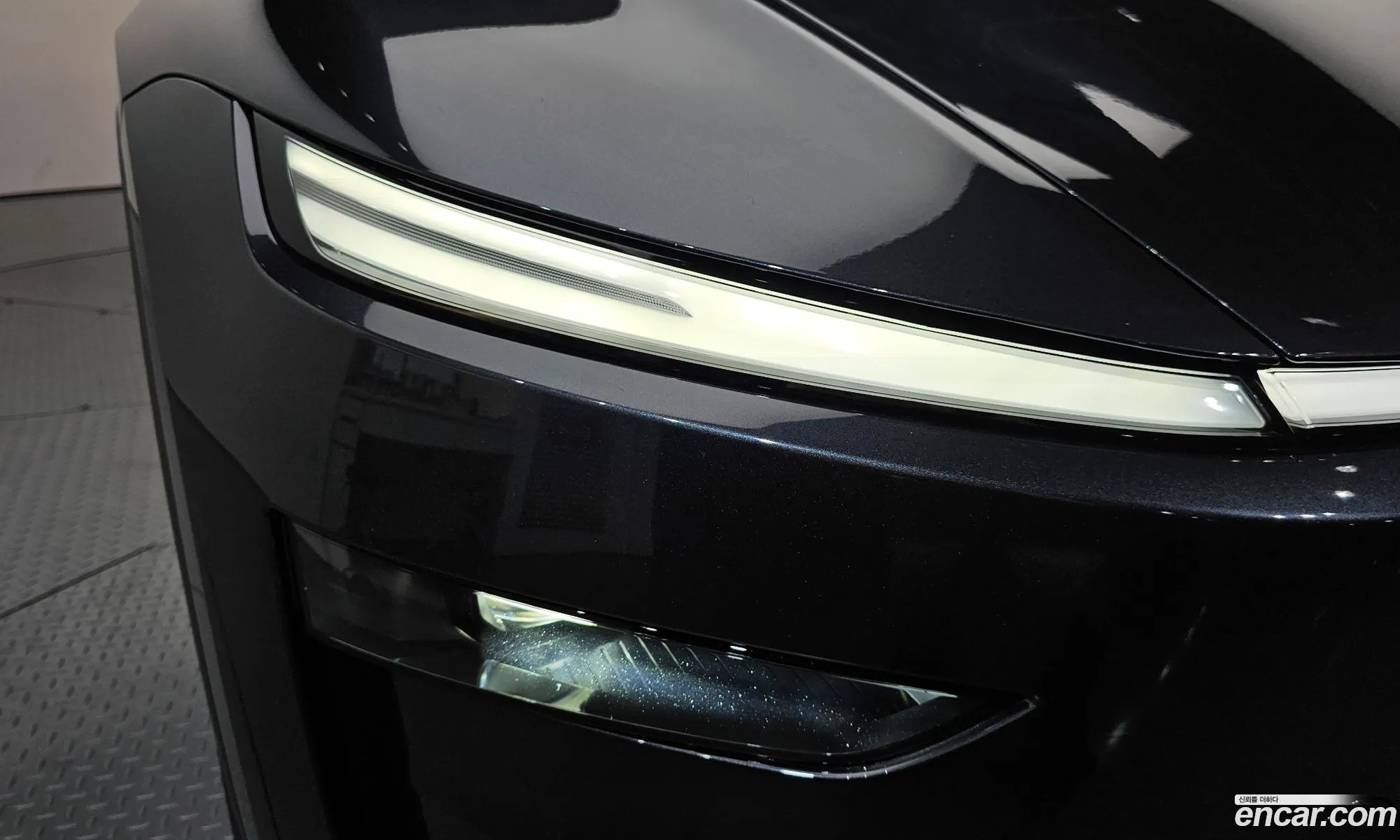Tesla Model Y 2025 — 30